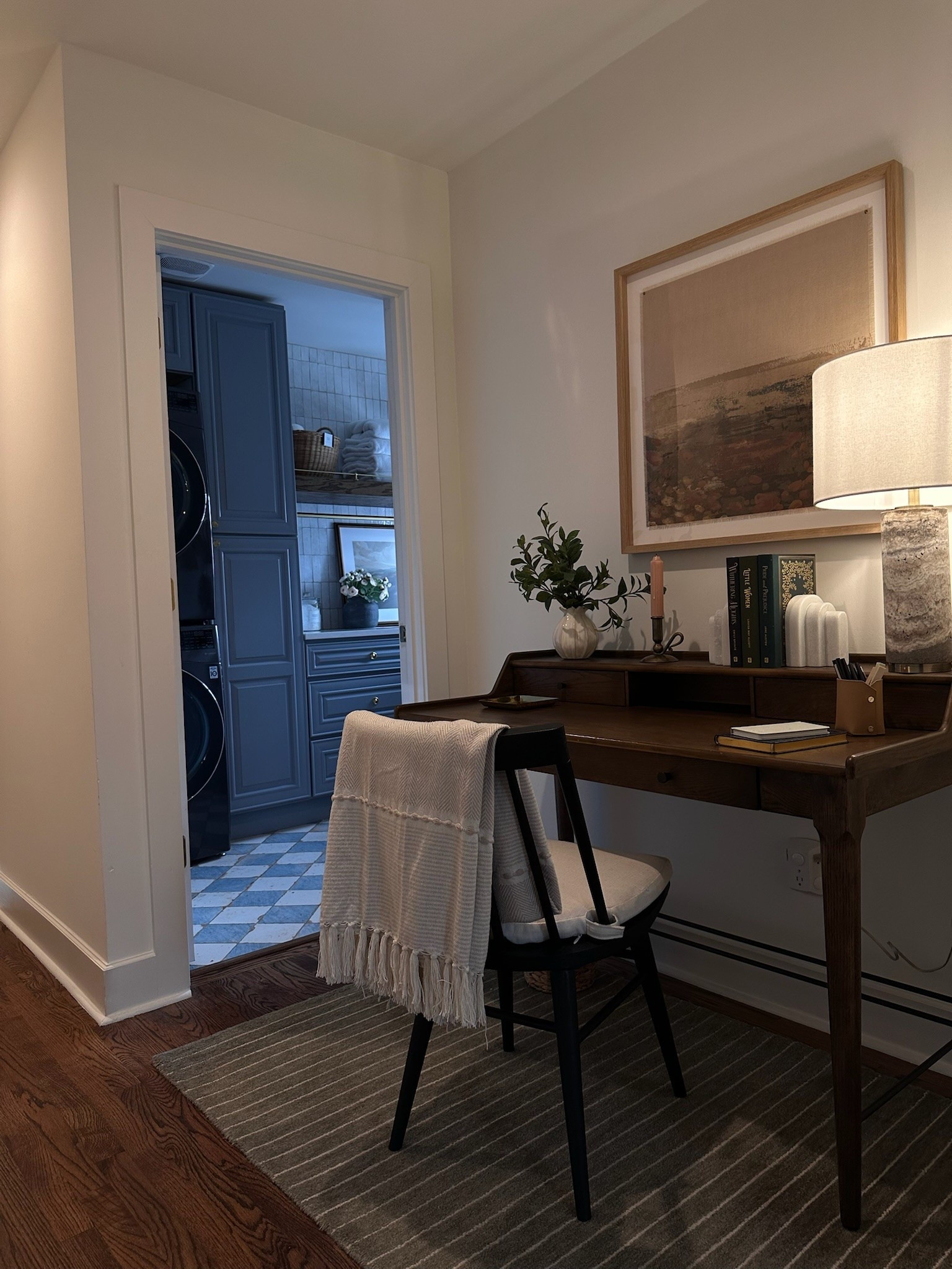 We had this random space that we weren’t sure what to do with, so we turned it into a little work from home space. I ordered SO much for this @wayfair ✨ 


#wayfair #homedecor #beforeandafter #homeoffice #workfromhome #deskstyling #decor