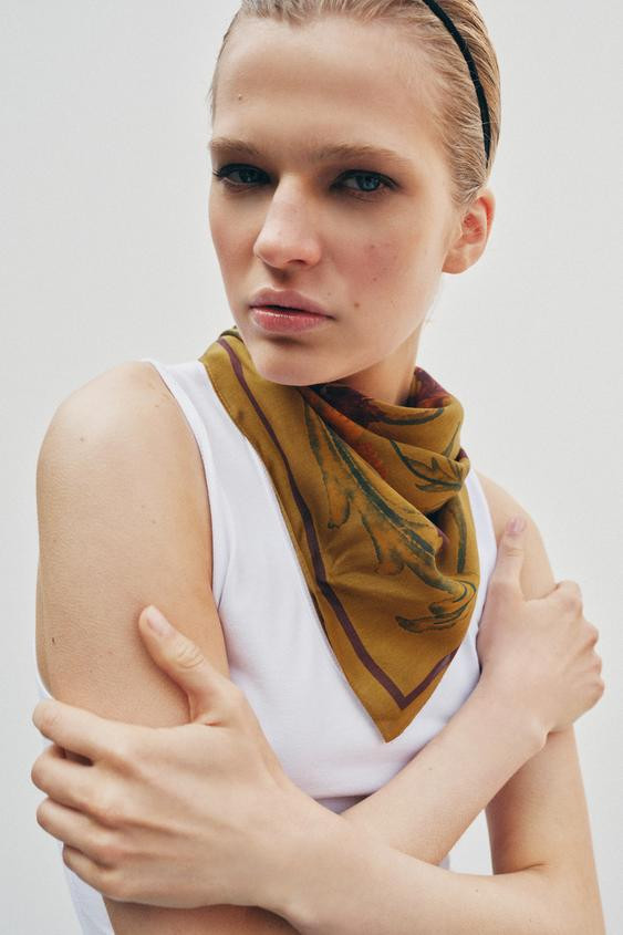 SILK BLEND FLORAL PRINT SCARF | Zara US