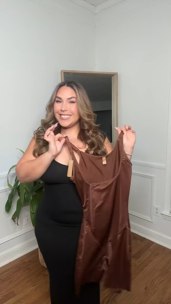 This seamless shapewear bodysuit with a size zipper is such a good way to take any dress to the next level. It smoothes and highlights all the right curves! 

#shapewear #hourglass #shapewear #shapell #curvyfashion #fashion #lifeincurves #faja #fajacolombiana #hourglass

#LTKMidsize #LTKPlusSize #LTKStyleTip