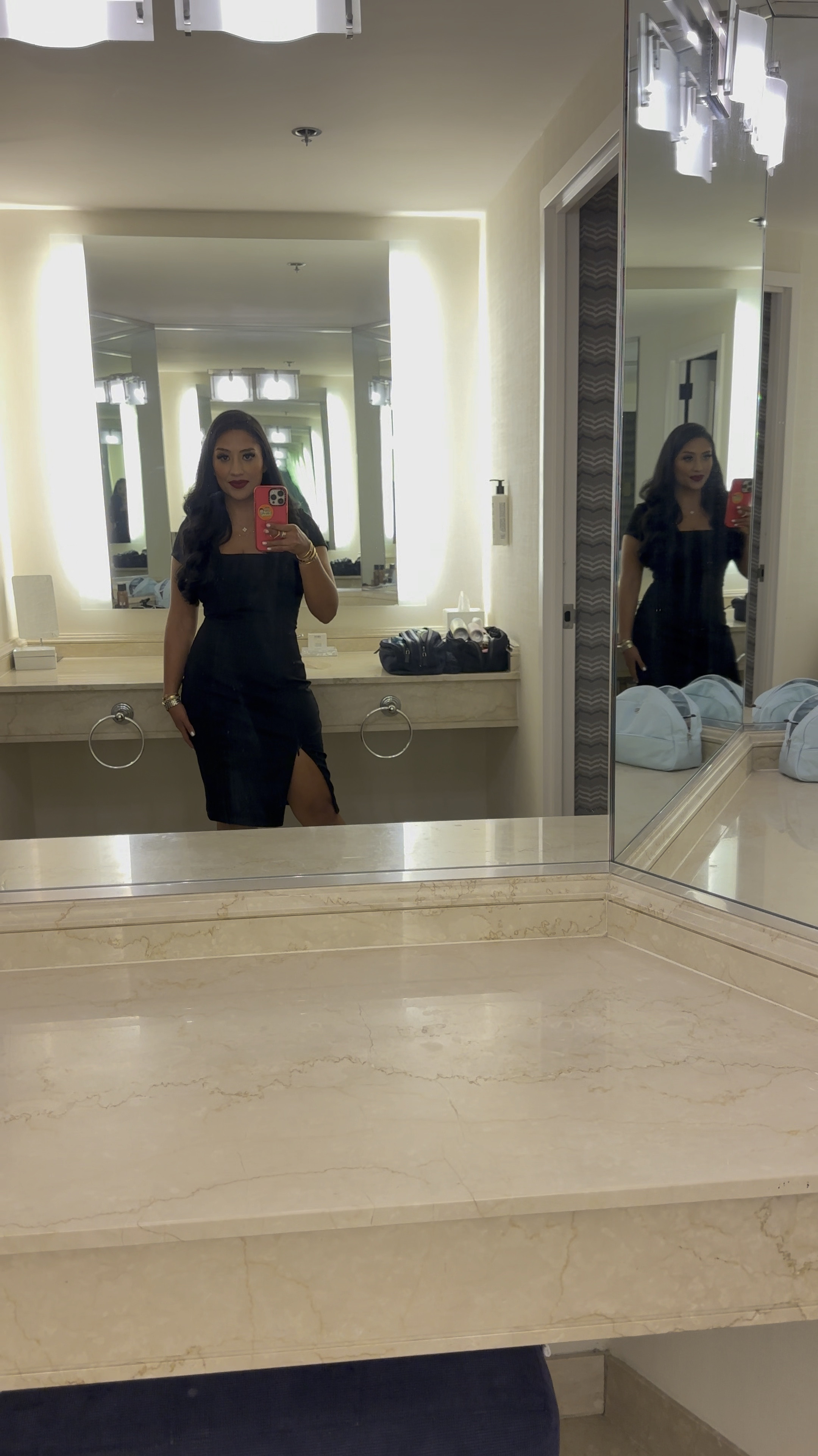 You can never go wrong with a little black dress. Specially one that snatches your waist #ltkfashion #ltklbl