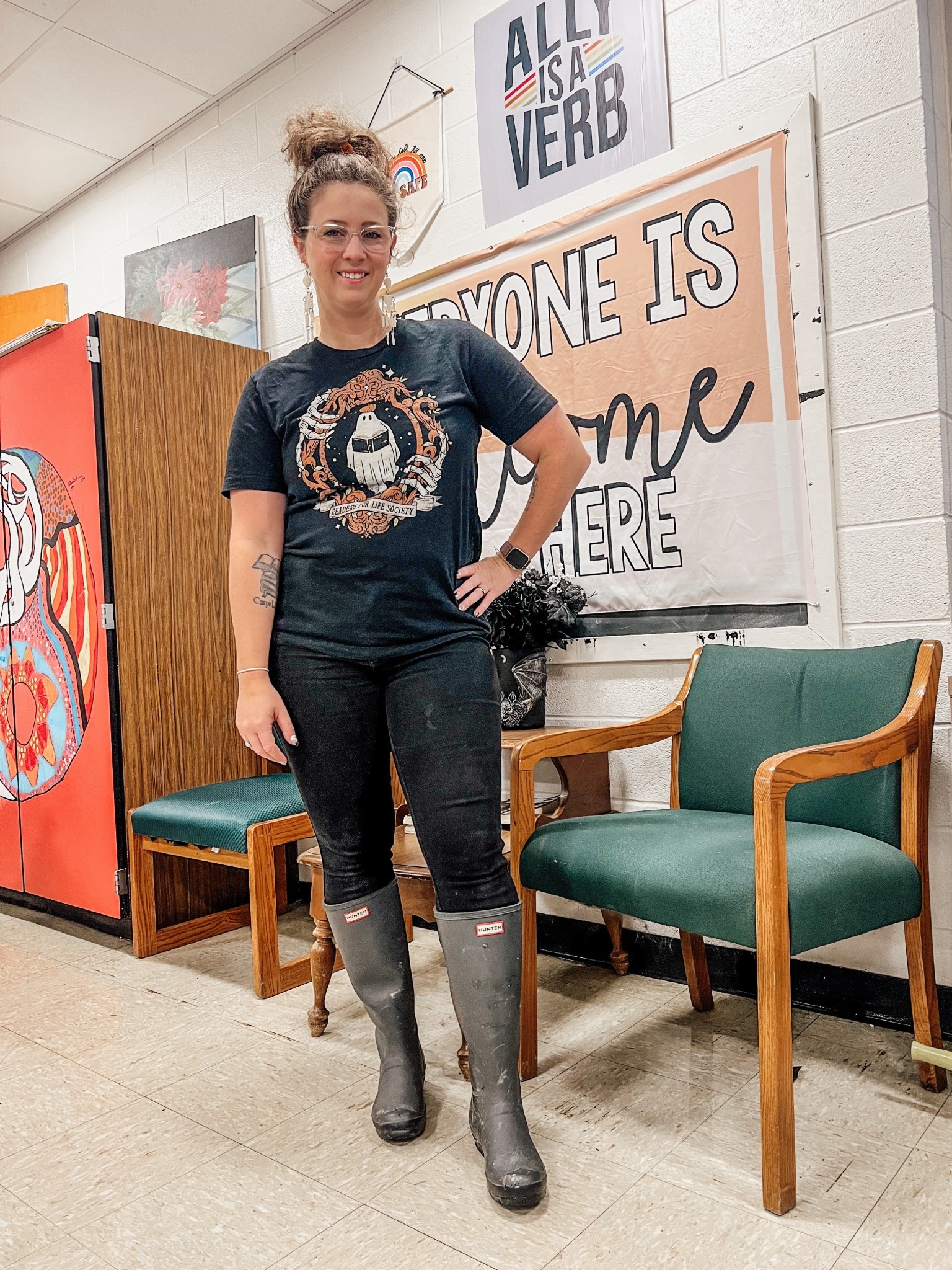 Day 32 ✔️

I’m sad spooky season is coming to end tomorrow but I am so excited to show you this year’s Halloween costume! 

English teacher ootd

#LTKFindsUnder100 #LTKWorkwear #LTKMidsize