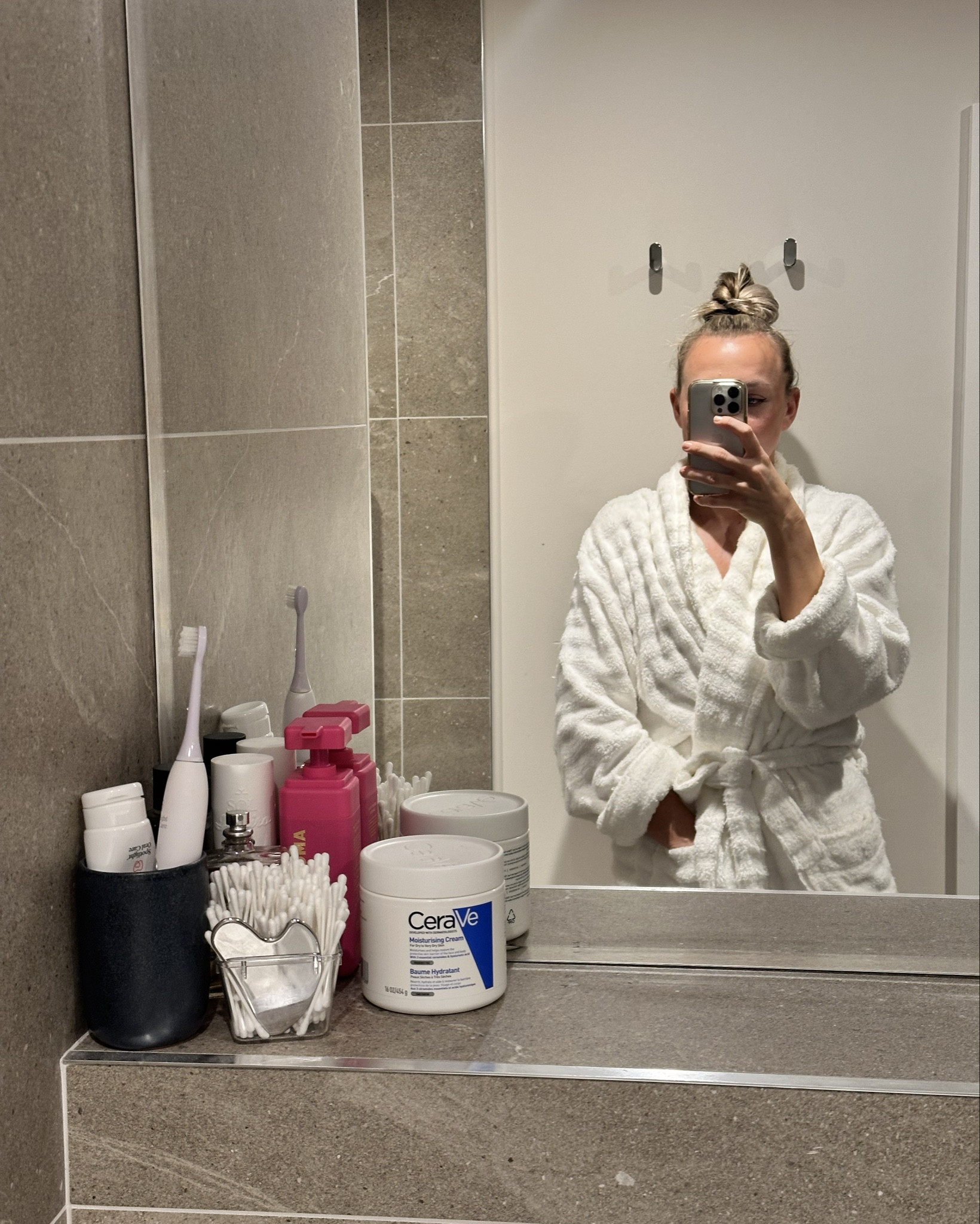 Bathroom shelfie part 1



#LTKfindsunder50 #LTKfitness #LTKbeauty