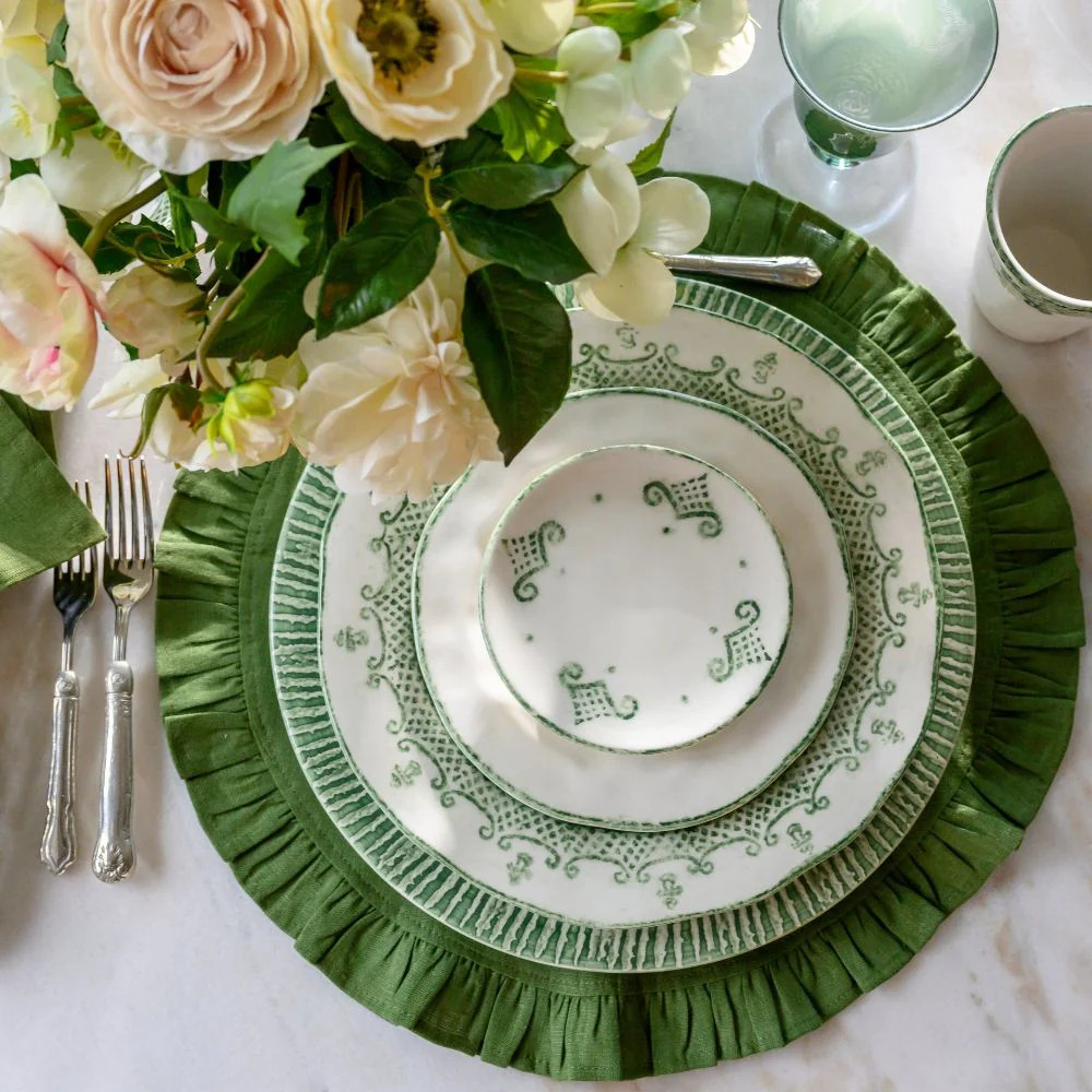 Round Ruffle Linen Placemat - Handmade Ukrainian Linen | Arte Italica | Arte Italica & Crown Linen Designs