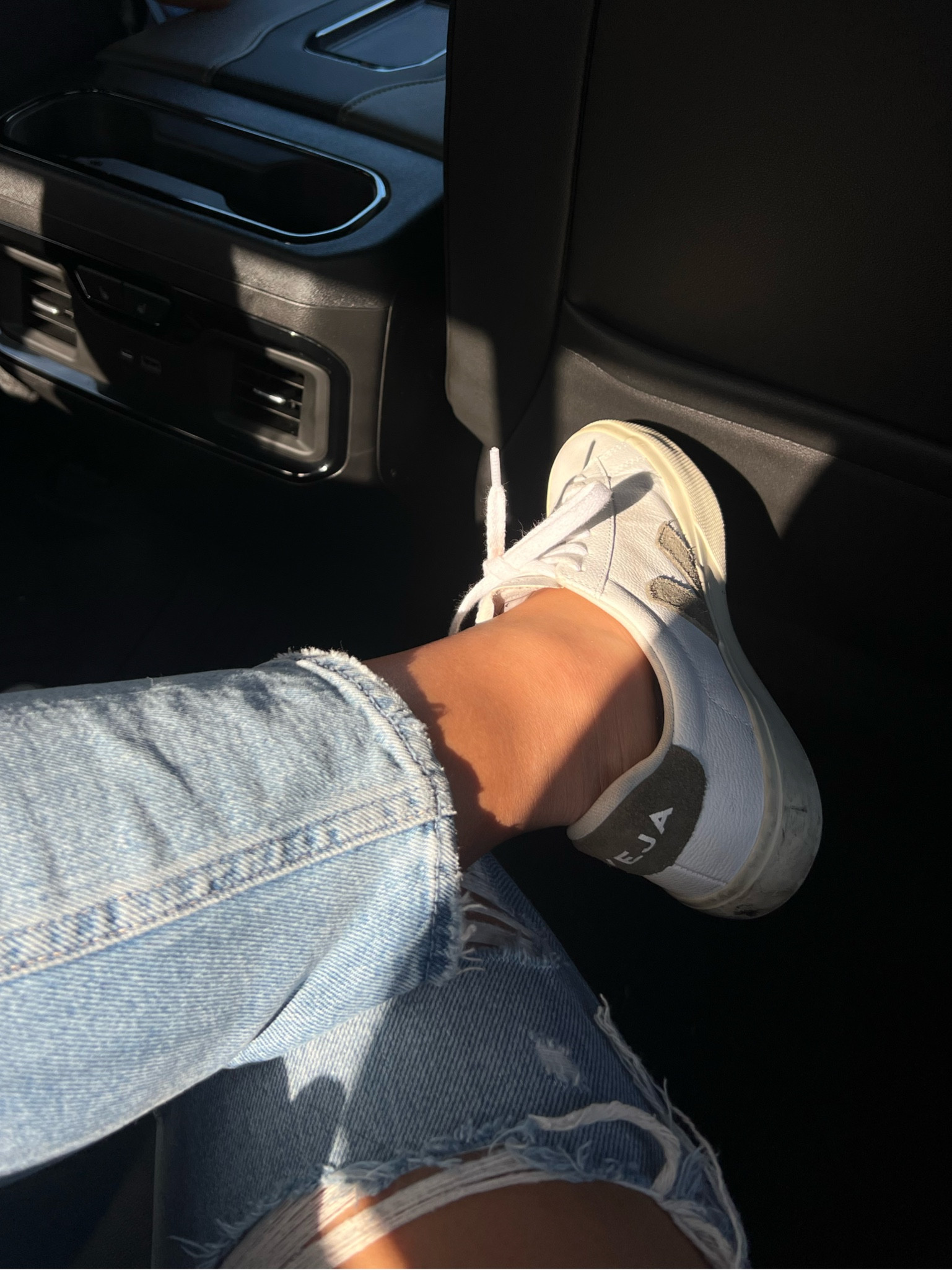 Favorite sneakers, favorite mom jean, and a little shopping can’t do no harm 

#LTKFind #LTKfit #LTKcurves