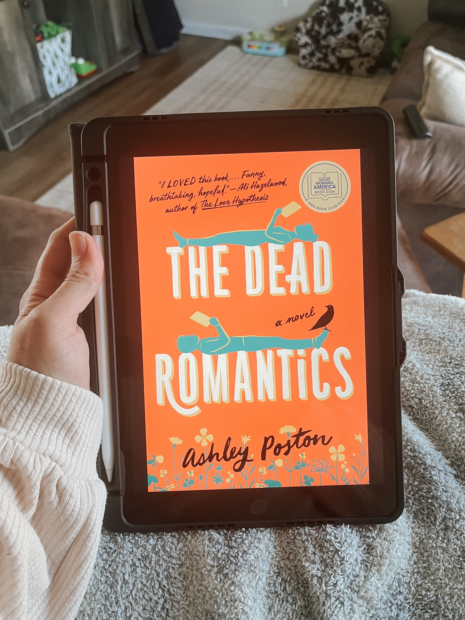 The Dead Romantics ⭐️⭐️⭐️⭐️⭐️

A fun and quick read for this time of year. Not your typical ghost story as I would say it’s more of a love story!

#LTKHoliday #LTKHalloween