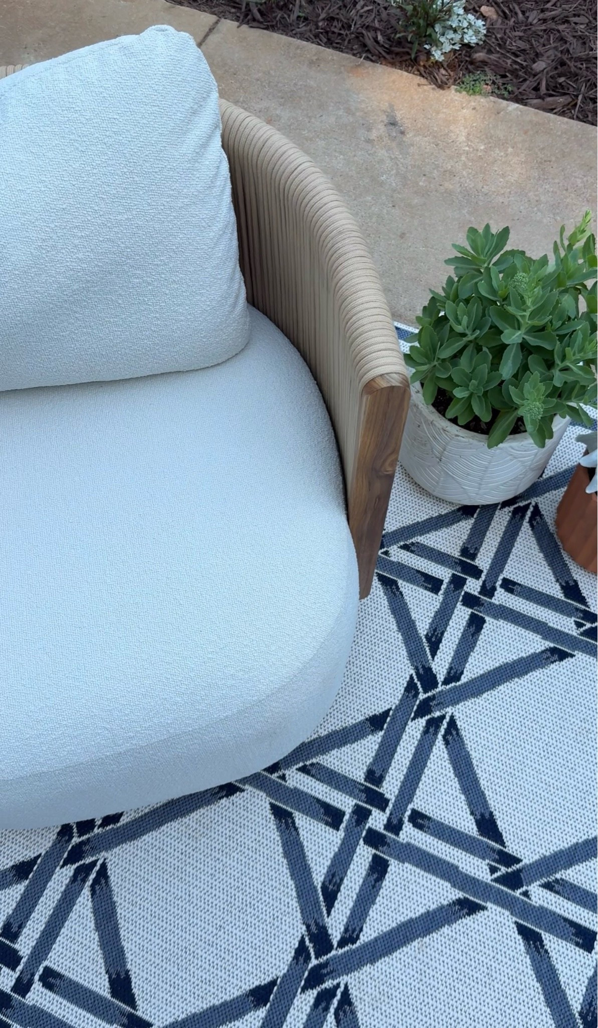 Memorial Day Sale on a few beautiful outdoor pieces #outdoorliving #outdoorrug #outdoorchairs