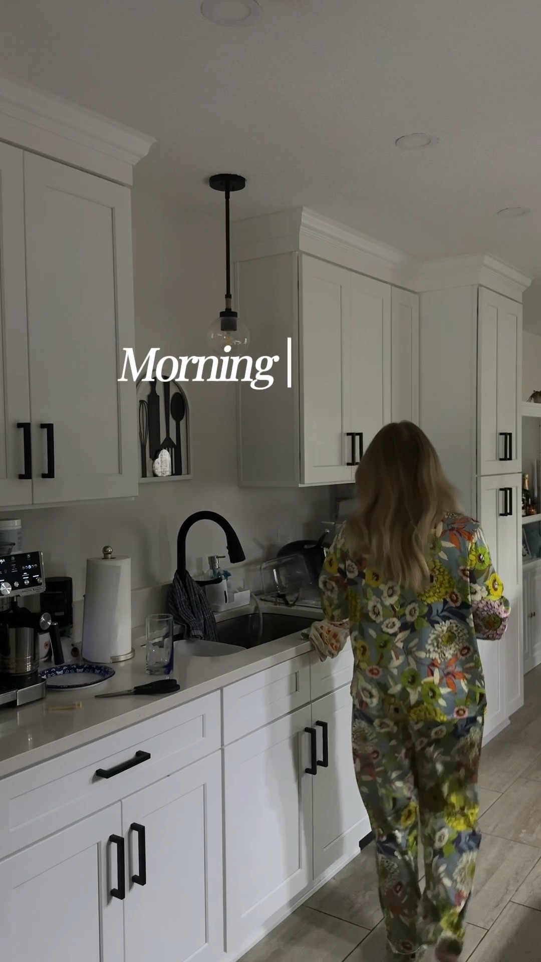 morning cuddles + comfy pajamas = my favorite kind of day 🤍

#LTKmomlife #LTKmorningroutine