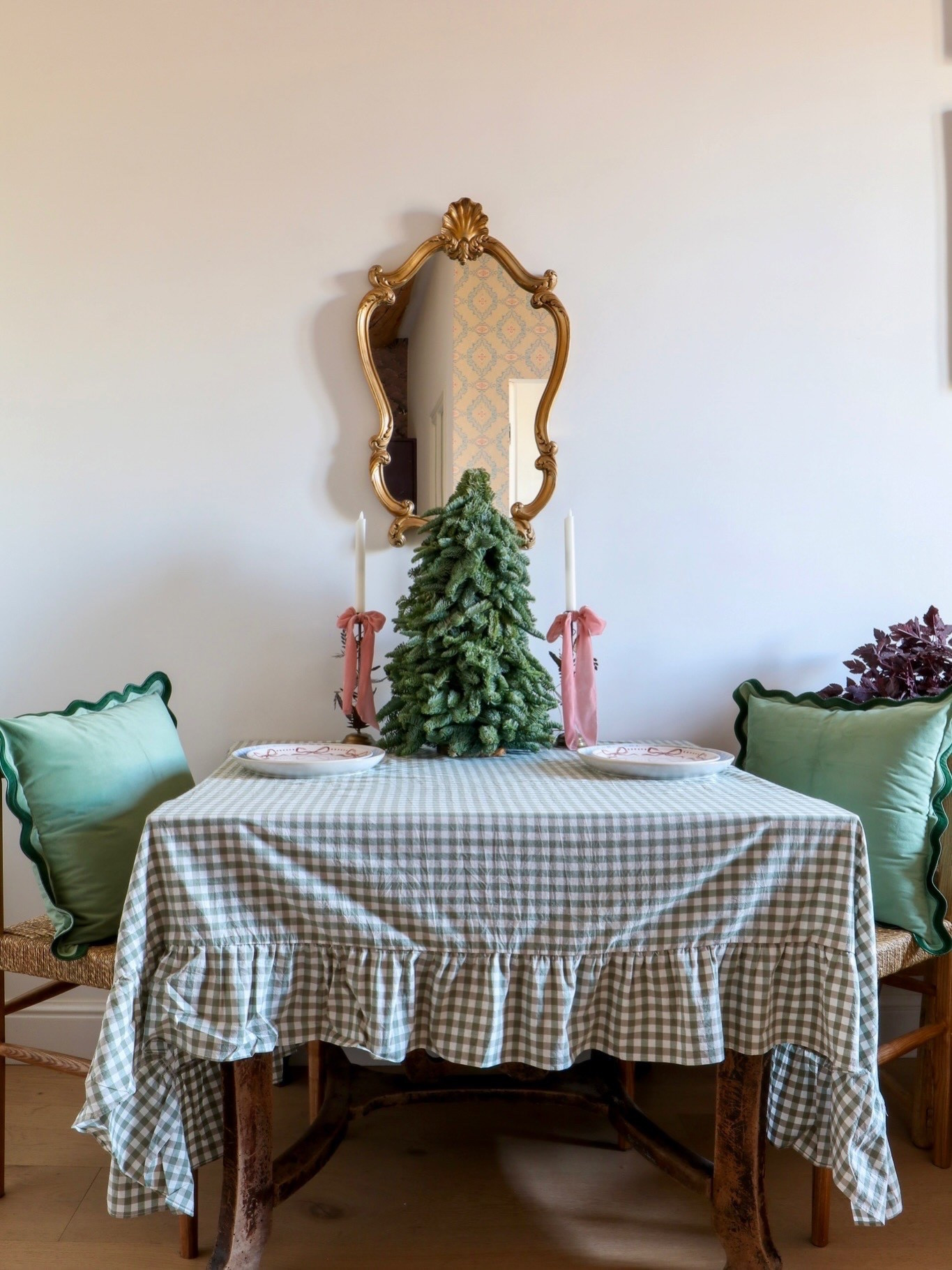 France Home Table 🎄  

#LTKOver40 #LTKHome #LTKHoliday