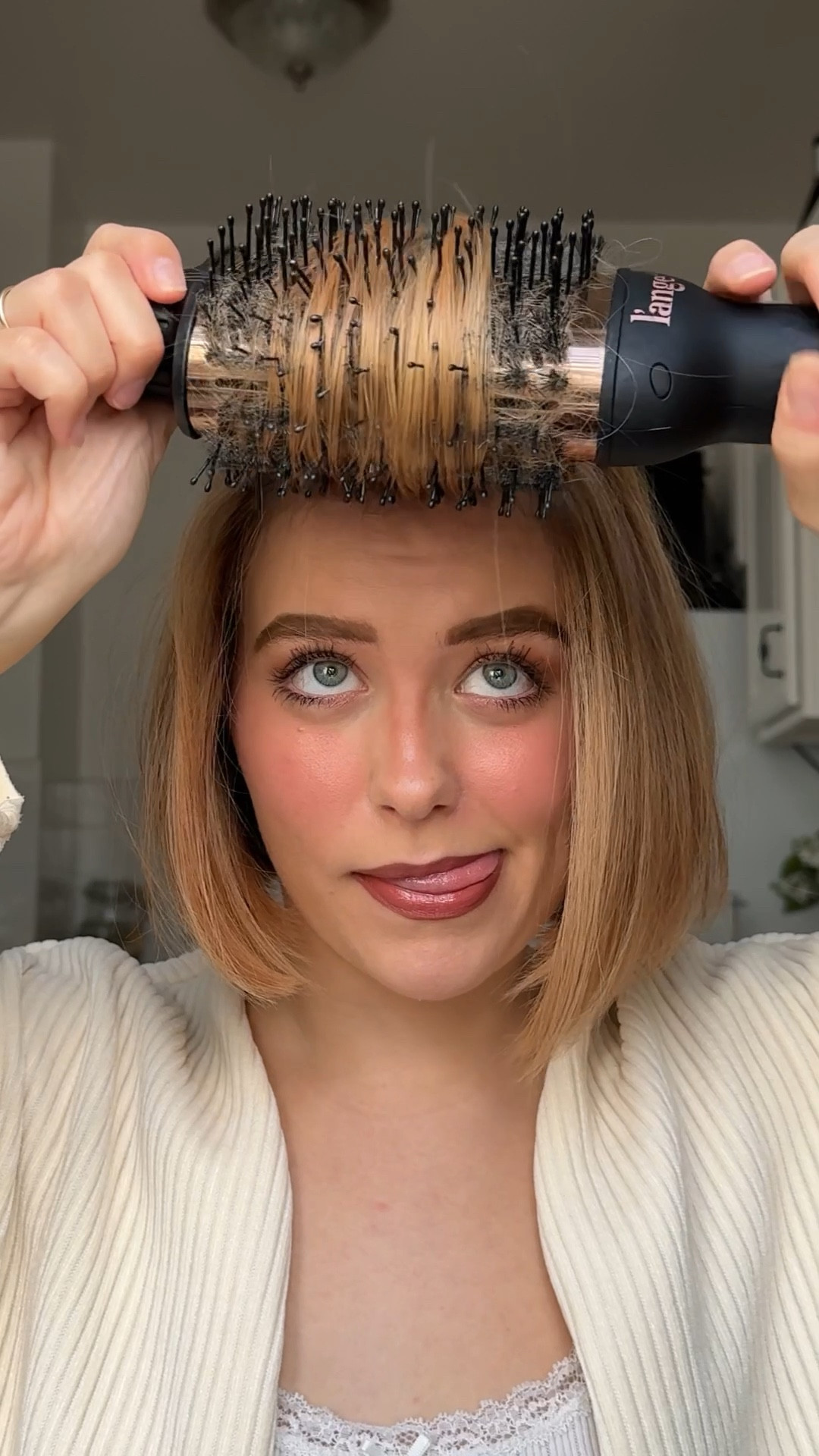 Short hair is so low maintenance & I LOVE it 😭🤍

#blowdrybrush #blowoutstyles #blowdry #shorthairideas #bobhairstyles #bobhairstyle #langehair #thewetbrush #oribeobsessed 

#LTKbeauty #LTKstyletip