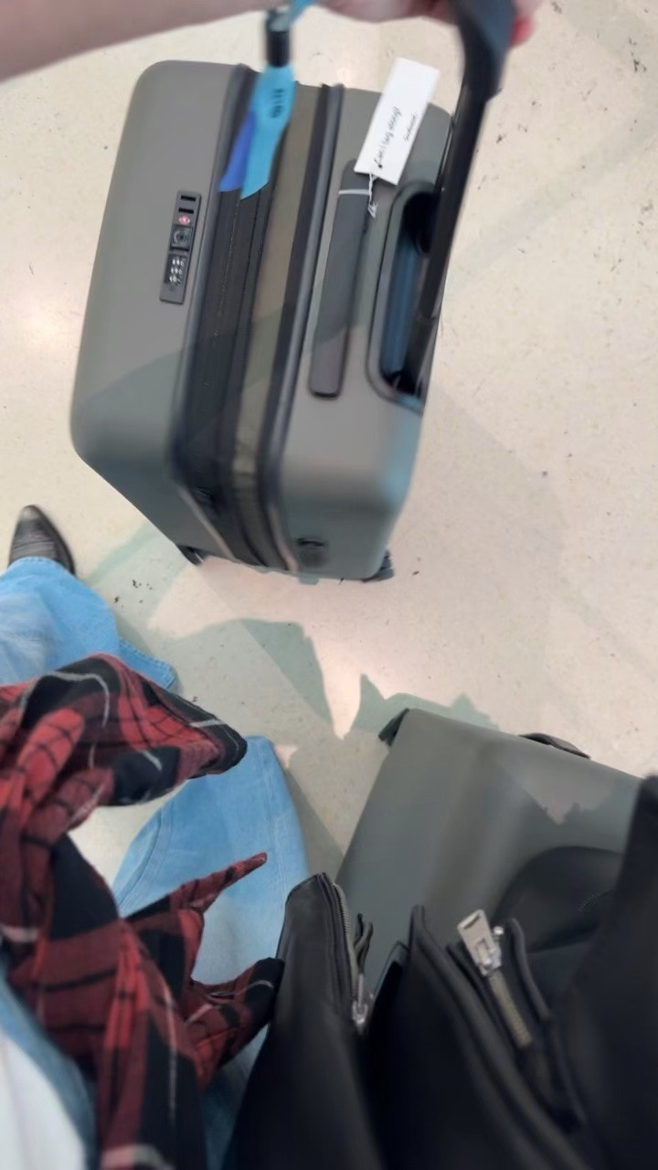 This luggage has 360 degeee rotation, it’s expandable which iykyk saved my life, and you can glide it with your finger! 
Airport look 

@Quince @Aritzia

#LTKselfcare #LTKPetite #LTKActive