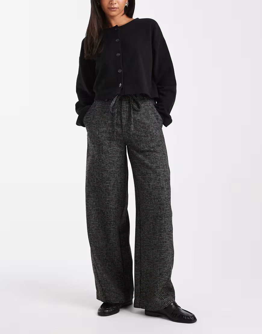 ASOS DESIGN barrel leg pants with seam detail in textured plaid in mono-Multi | ASOS (Global)