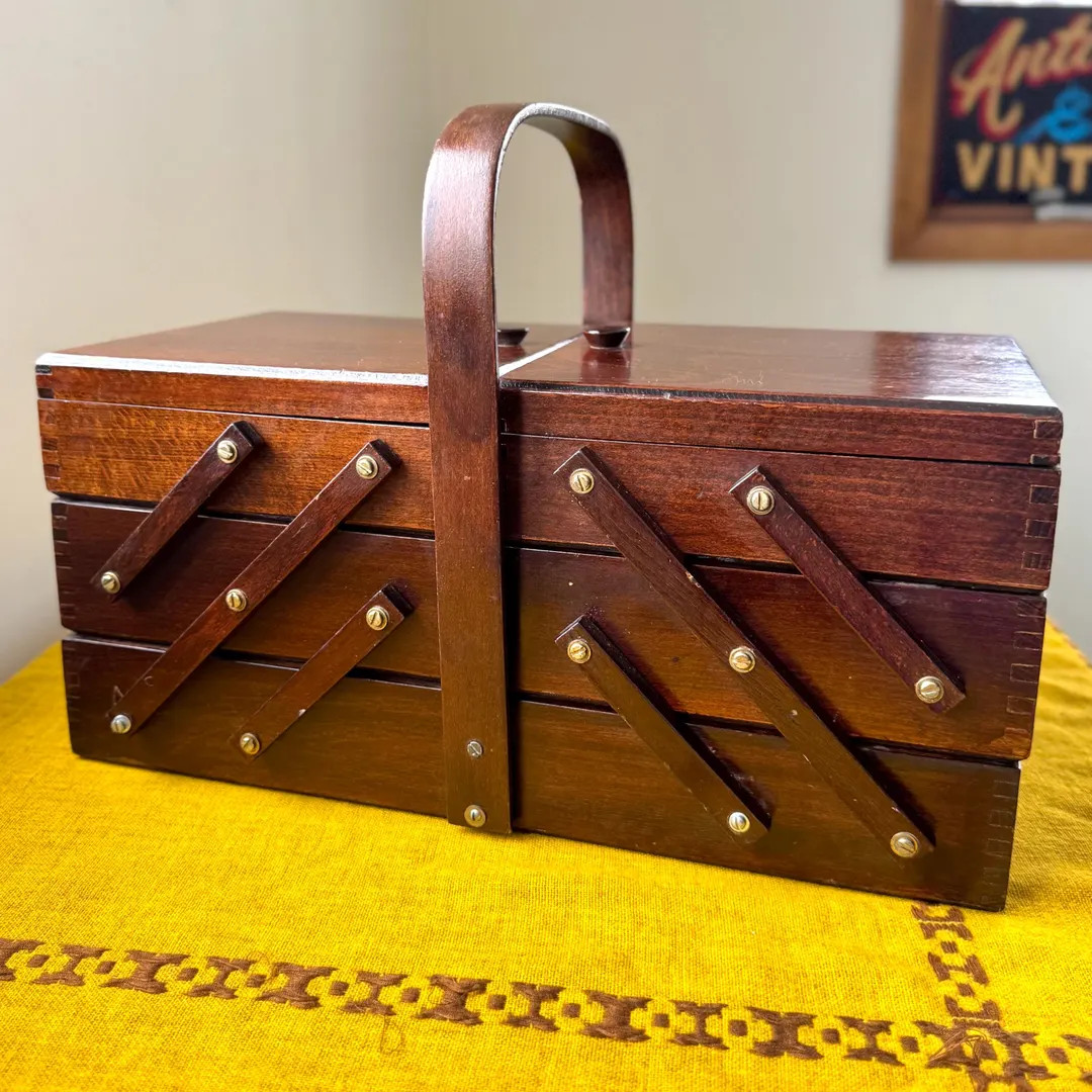 Vintage Accordian Sewing Box Made in Romania - Etsy | Etsy (US)