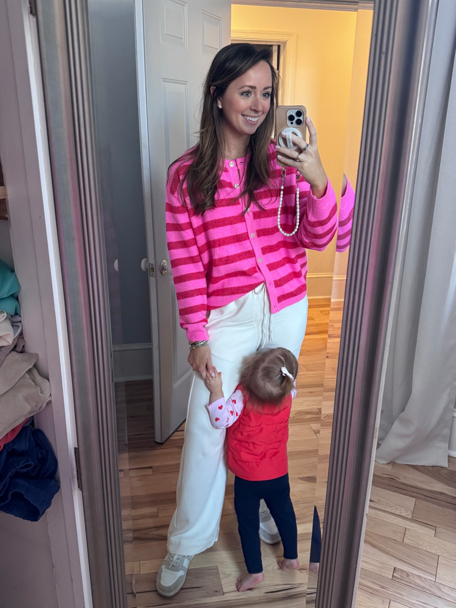 Valentine’s Day week looks ❤️🤍💕
Mommy and toddler
Target finds
Carters kids
Hearts


#LTKmomlife #LTKKids #LTKWorkwear