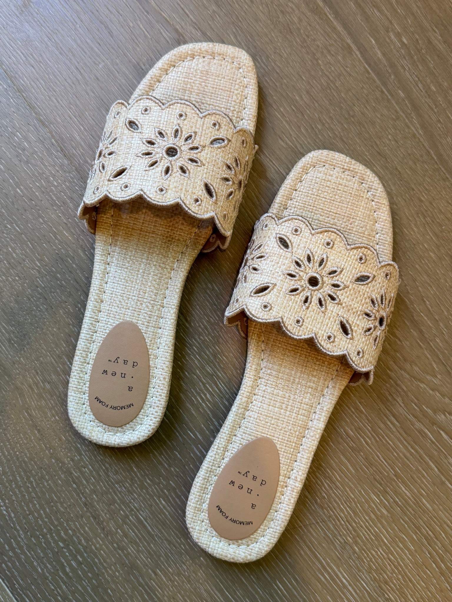 love these $35 @Target Cecile Slide Sandals !! so comfy & cute 🤍




A New Day, target circle week , resort wear, cabo, hawaii, mexico 
Natural 

#LTKSaleAlert #LTKTravel #LTKSeasonal