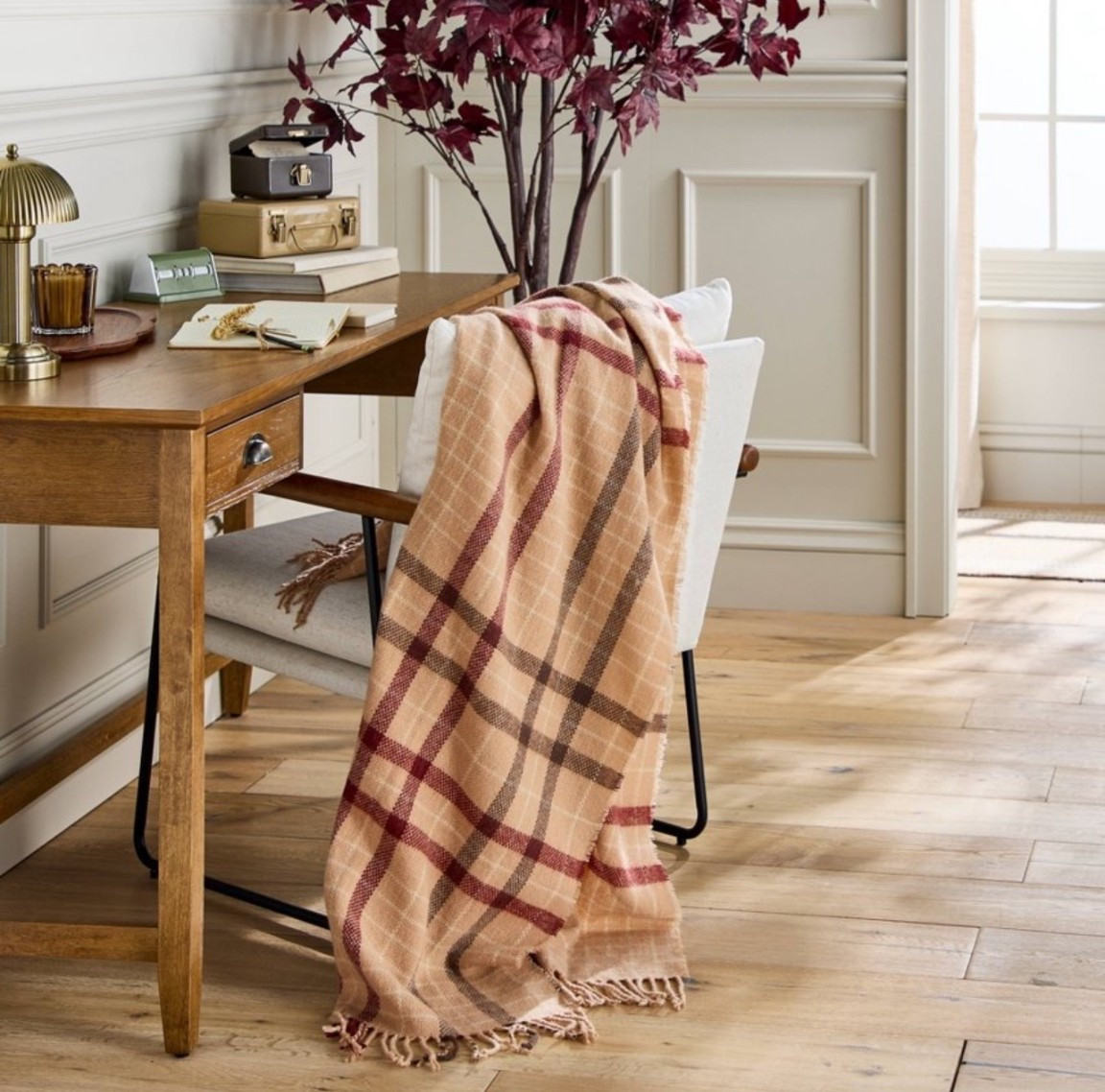 Hearth & hand by magnolia throw blanket 


Fall decor, autumn decor, house decor, Halloween decor, target, target finds 

#LTKSeasonal #LTKHome #LTKFindsUnder50