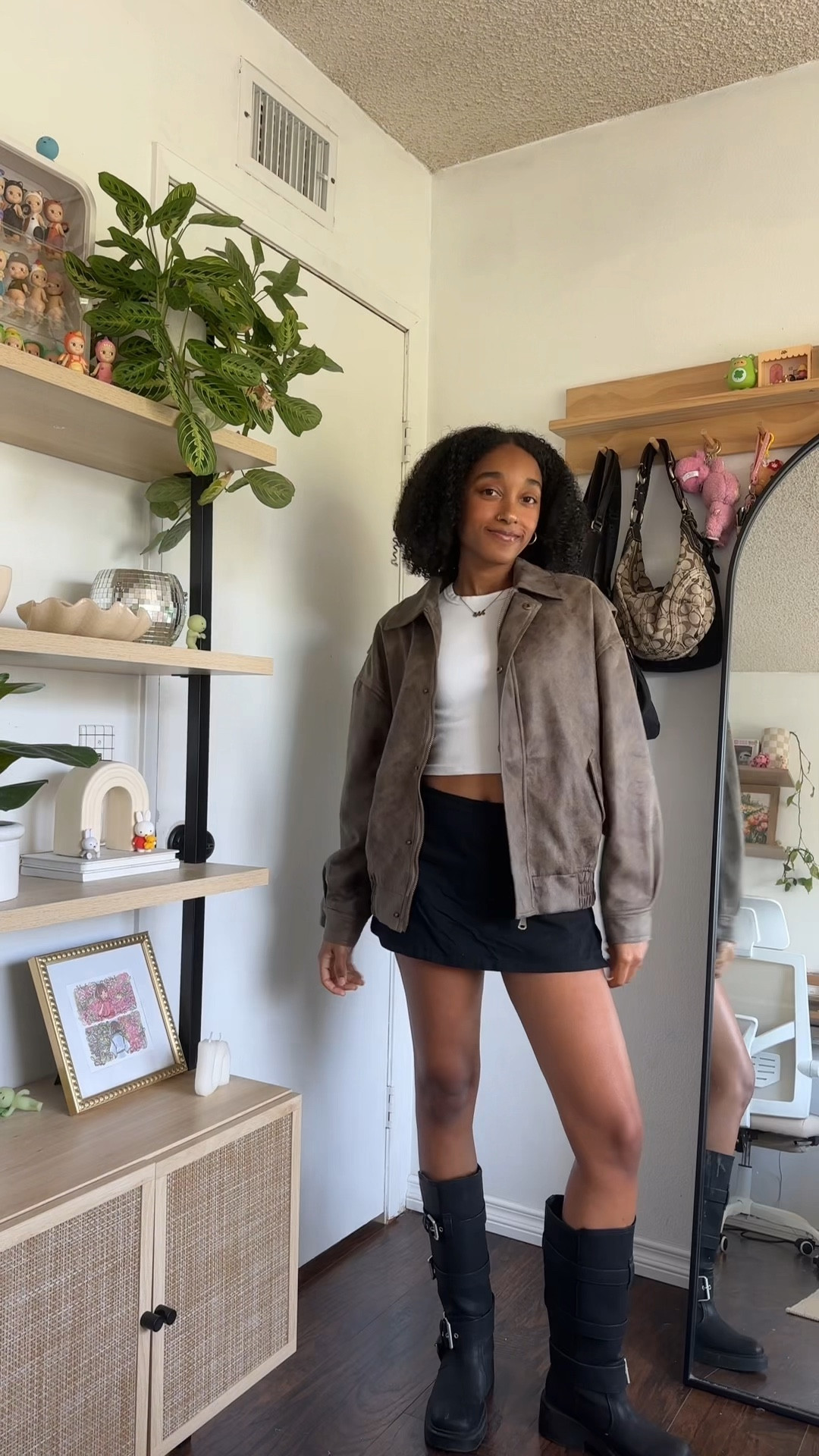 recreating a pinterest outfit 🤎

pinterest aesthetic, pinterest outfit, fall outfit inspo, fall fashion, skort, princess polly, faux leather jacket, moto boots

#LTKVideo