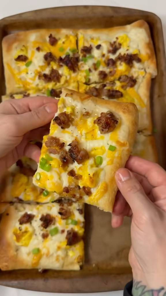 Let’s make a Sausage and Gravy Breakfast Pizza!
Here’s the recipe ❤️
https://wolfcaster.kitchen/recipes/f/sausage-and-gravy-breakfast-pizza

#LTKdayinmylife #LTKfoodie #LTKHome