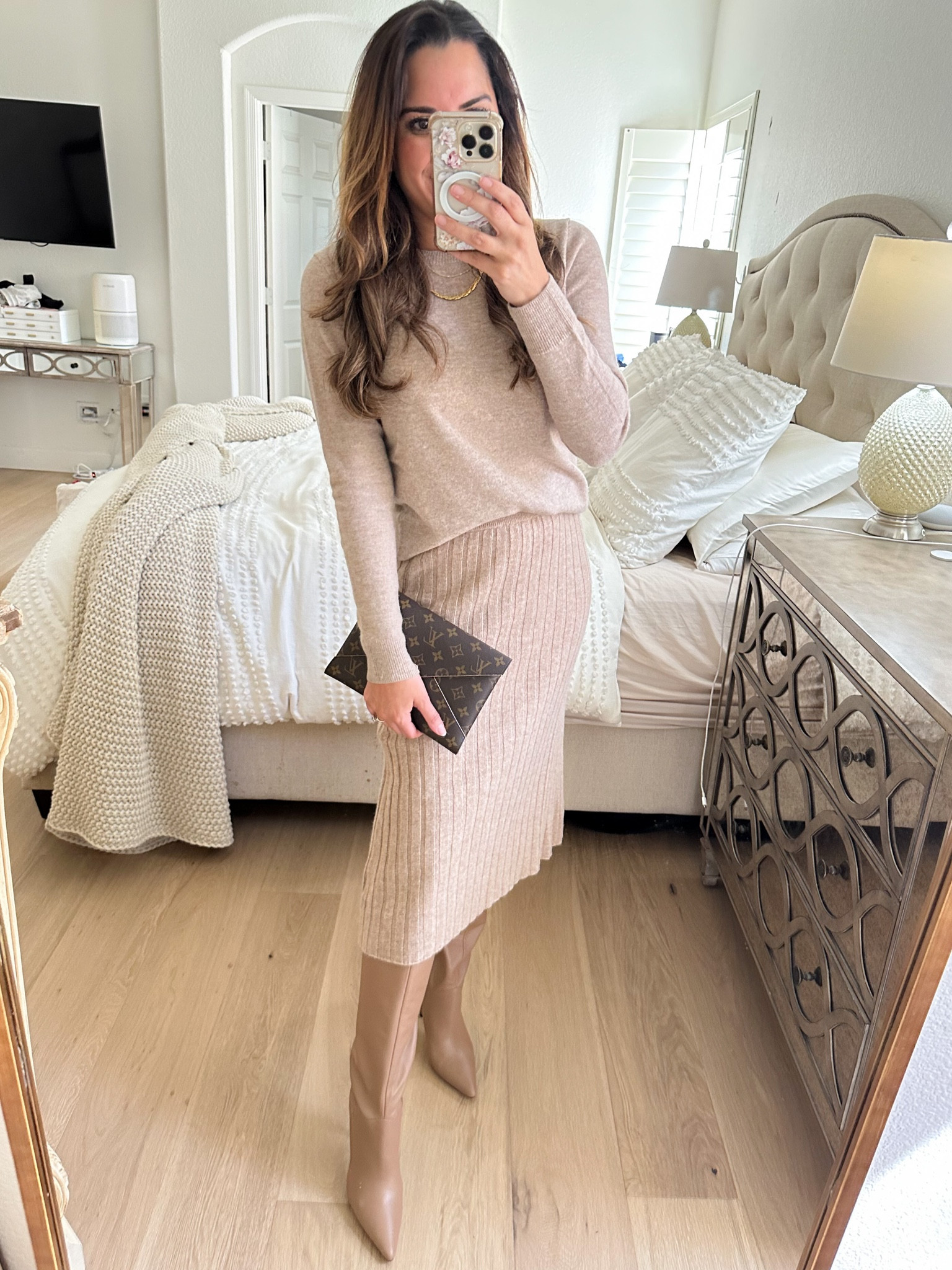 Fall outfits, work outfit, cashmere, classic style, quiet luxury, loving this cashmere set from Quince, affordable luxury for less! 

#LTKSeasonal #LTKunder100 #LTKover40