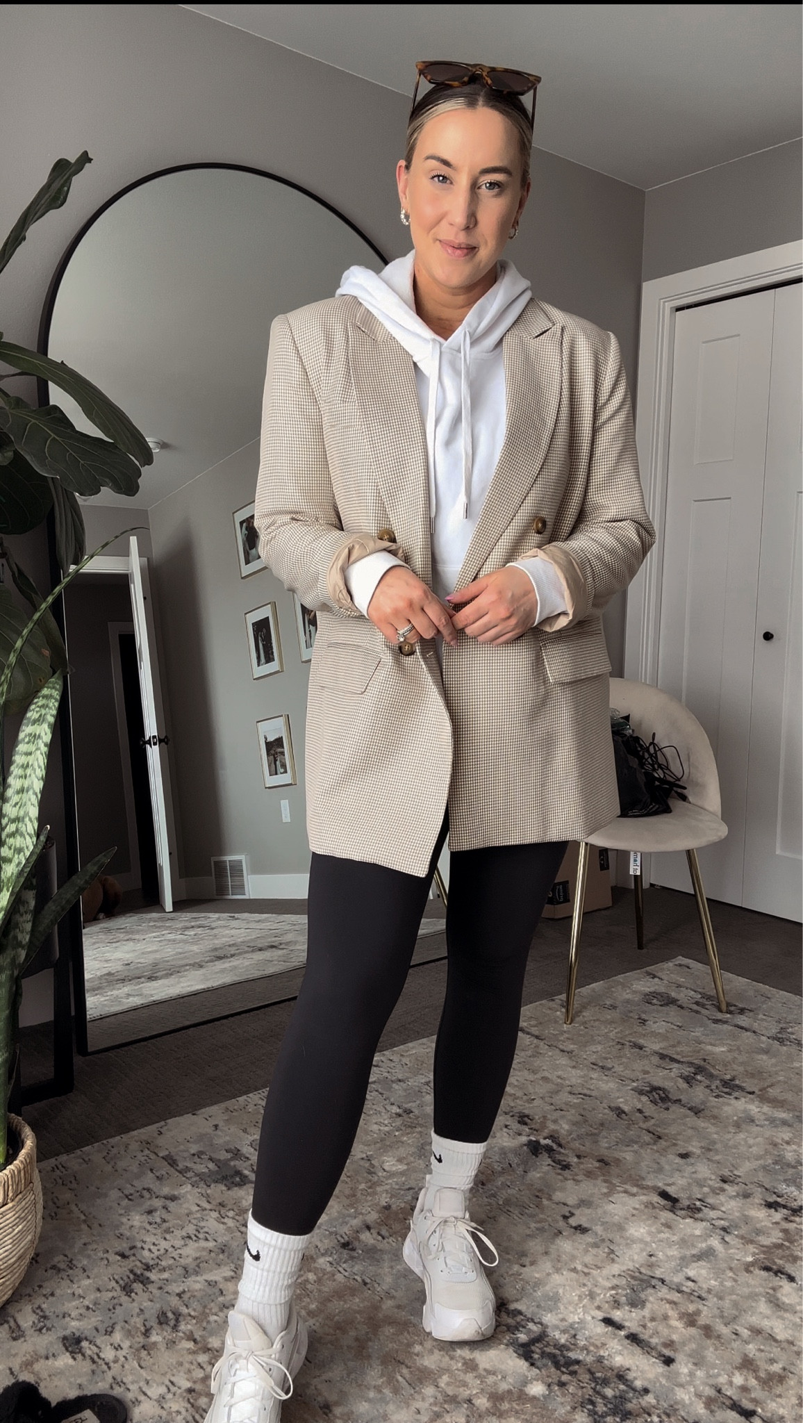 Business, comfy & casual #ootd

Sweatshirt: L
Blazer: L
Leggings: 8
Shoes: TTS

#LTKstyletip #LTKcurves #LTKfit