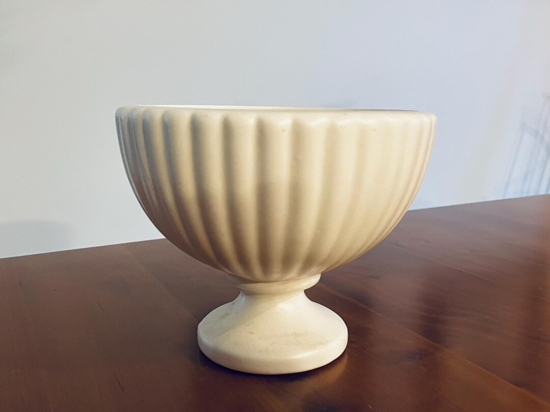 1950's HAEGER Cream Color Vase Urn Pedestal Bowl MCM Pottery Grannycore Farmhouse Decor - Etsy | Etsy (US)