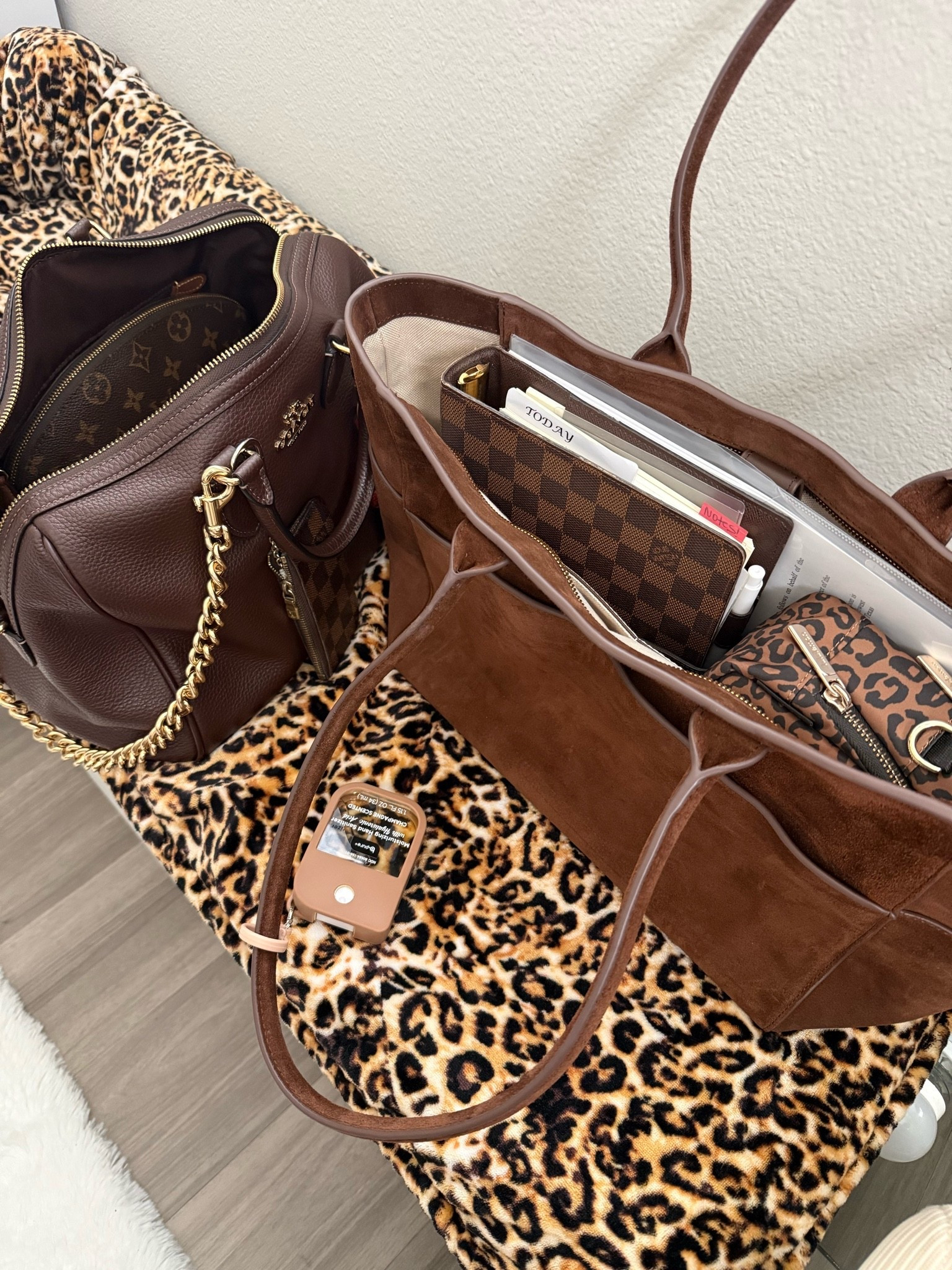 Fall is approaching fast and these are some great accessories🤎🍁🍂

#LTKdayinmylife