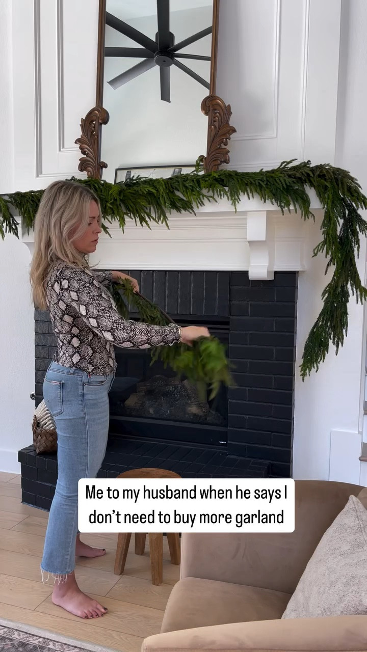 Stop telling me I already have enough garland!

It’s literally never enough ok honey!

To shop my favs comment: shop
(If you’re not following, message won’t send to your dm but you can dm me for it)

#garland #christmas2024 #holidaydecor #decorateforchristmas