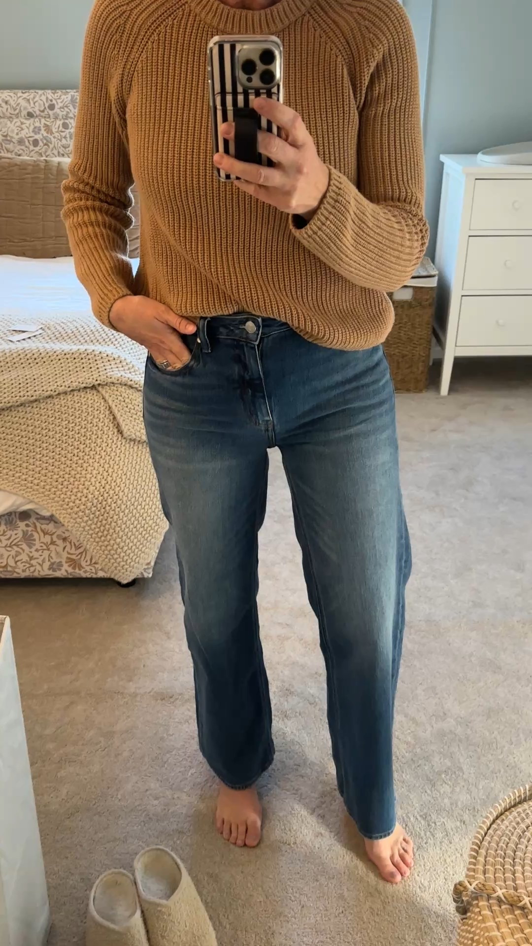 Viral denim from Quince is a 10/10. Straight legged jeans with a high waist, flattering for all body types. 

I’m 5’9”, 160 lbs (on a good day) and im wearing size 29 with a 30” inseam 