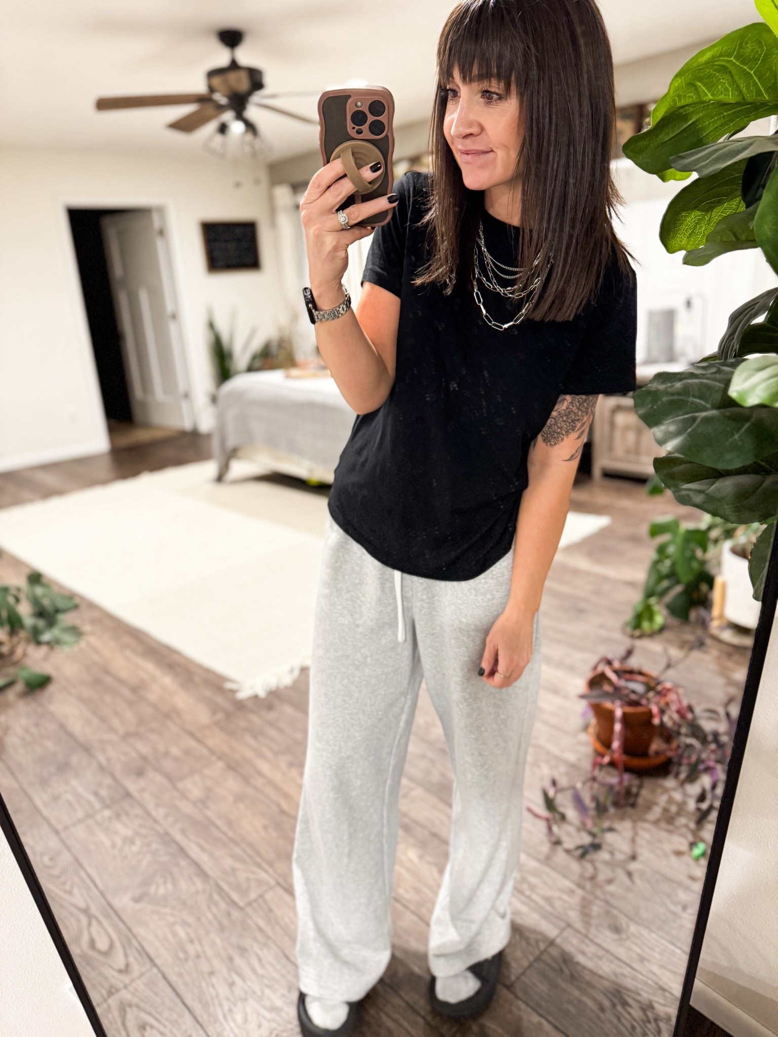 Sometimes you just need to dress up a pair of sweats 👌🏼

Shirt: small 
Pants: small 

#LTKdayinmylife #LTKootd #LTKFindsUnder50