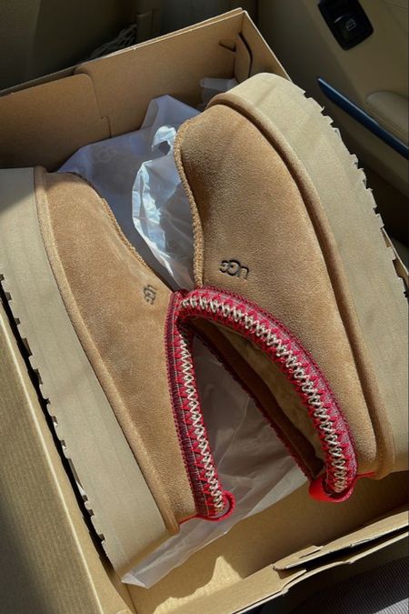 So glad these shoes are back in stock I’m IN LOVE! Tazz Womens slipper in chestnut. Originally made for surfers and now a comfy shoe/slipper for fall outfits and comfy sweatpants days. 

#LTKshoecrush #LTKstyletip #LTKSeasonal