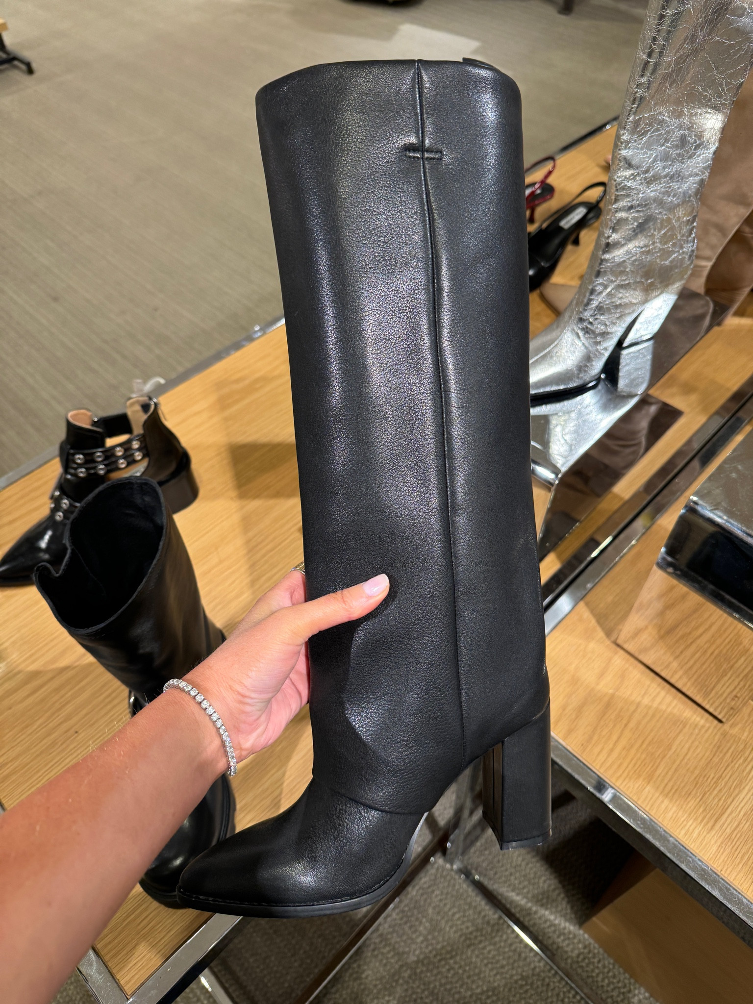 N sale / Nordstrom anniversary sale / Nordstrom sale / fall boots


#LTKxNSale #LTKShoeCrush #LTKSaleAlert