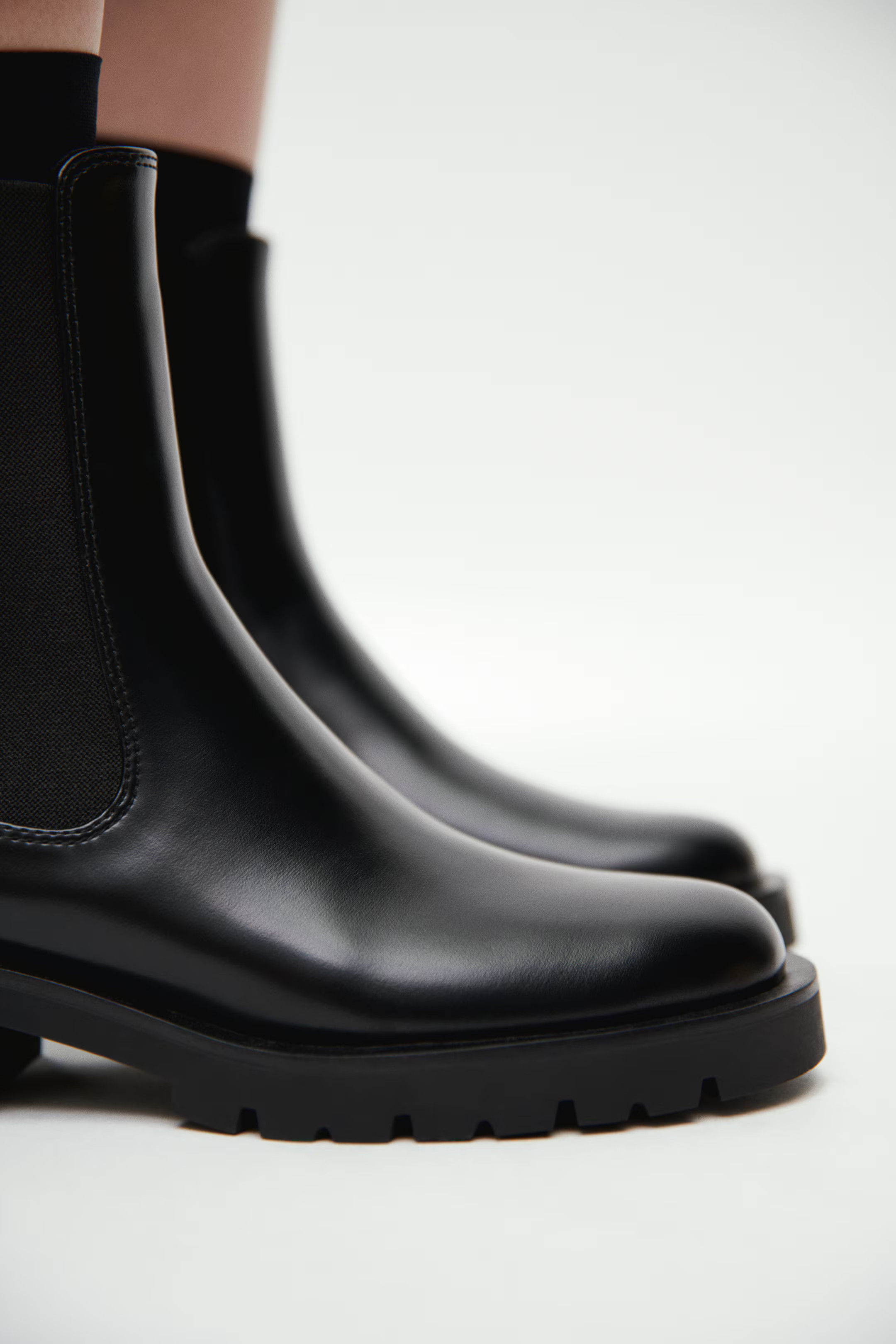 Chelsea Boots | H&M (US + CA)
