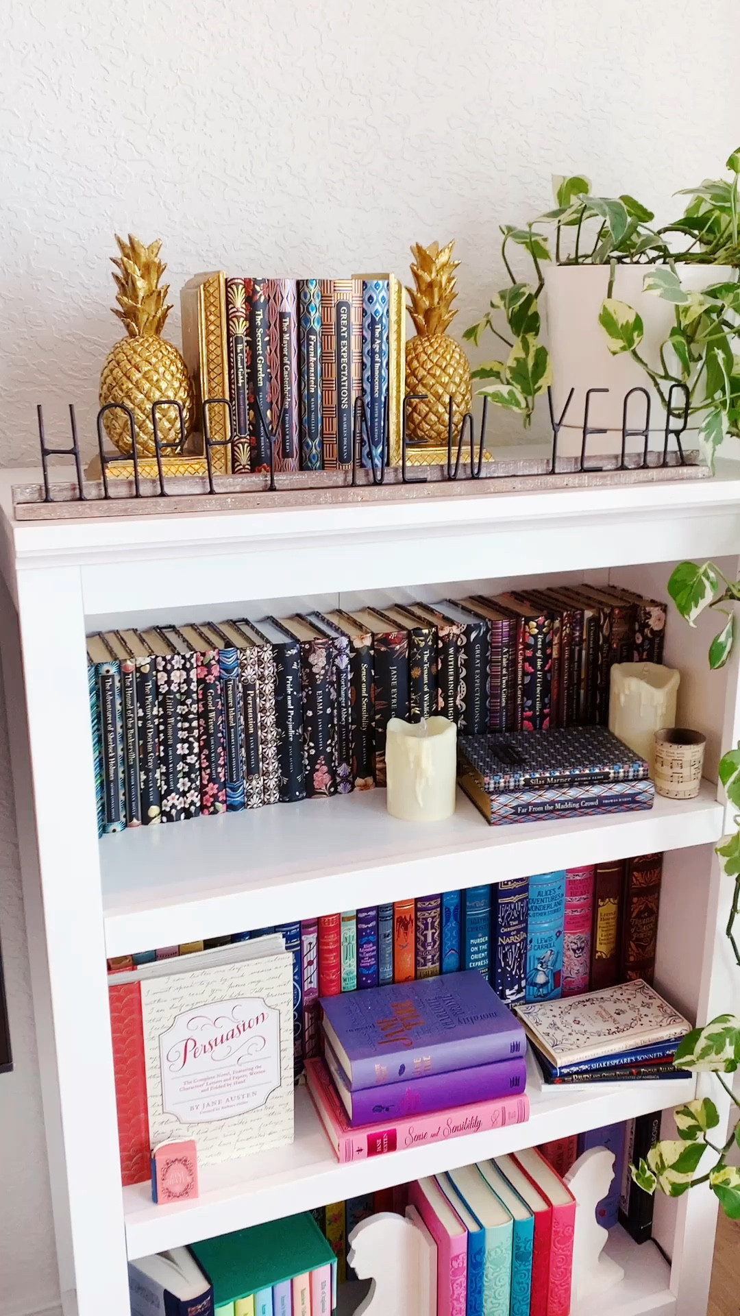 I love my cute gold pineapple bookends! What do you think of these? I linked a similar set here! 

#LTKGiftGuide #LTKhome #LTKfindsunder50