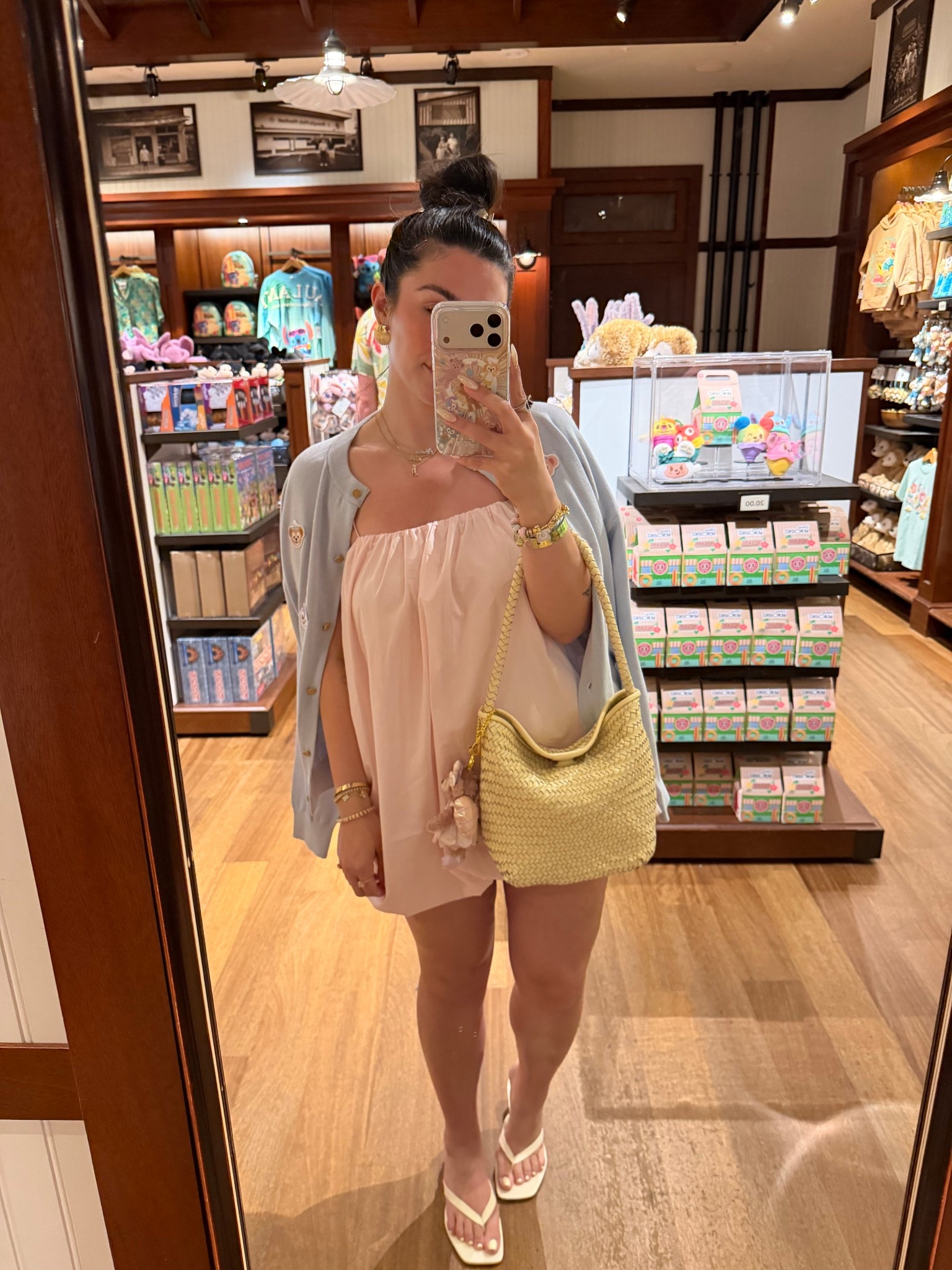 aulani dinner ootd 🐚🐭

#LTKootd #LTKTravel #LTKvlog