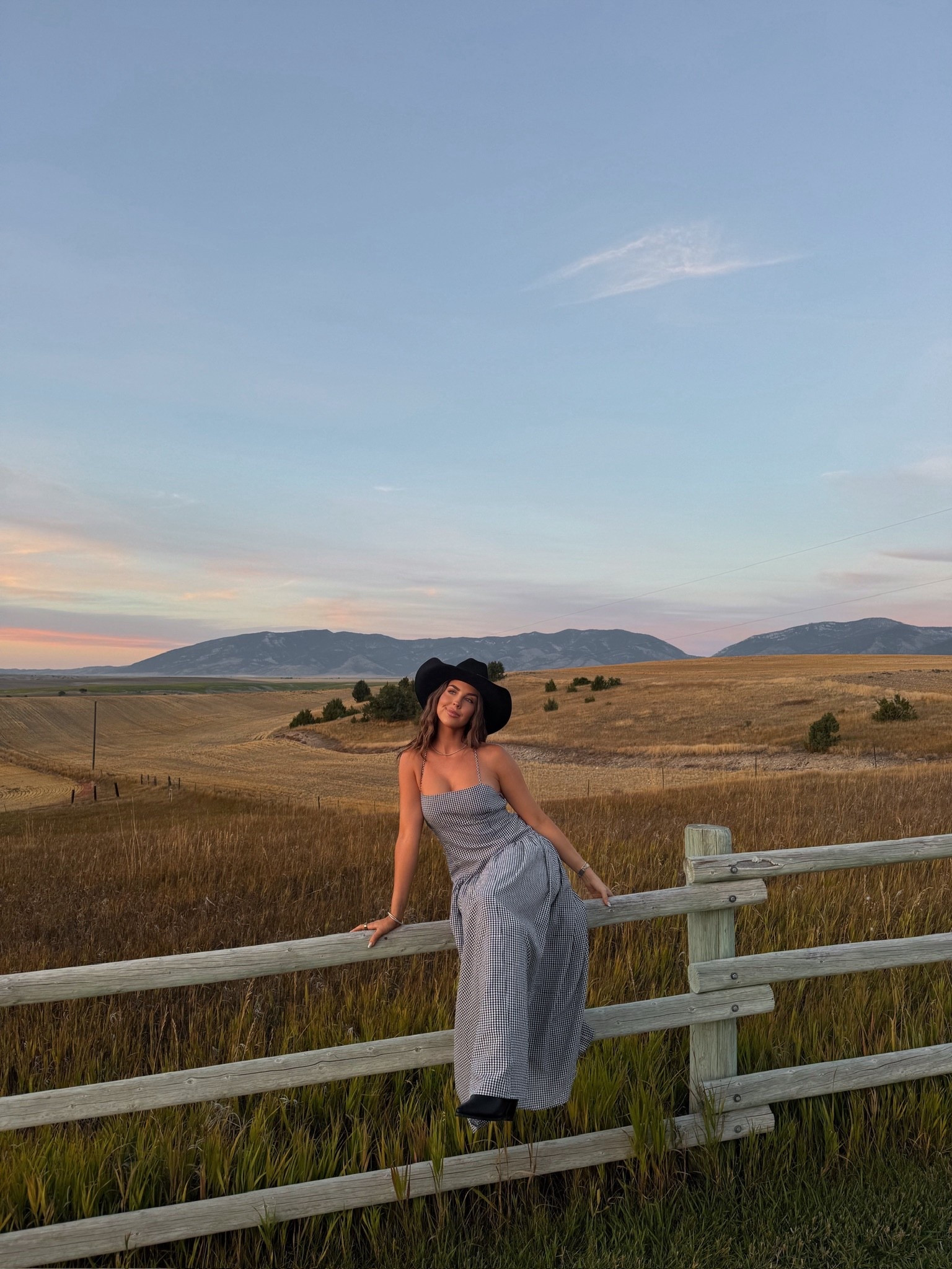 A little gingham moment in Montana 

#LTKSeasonal #LTKStyleTip #LTKTravel