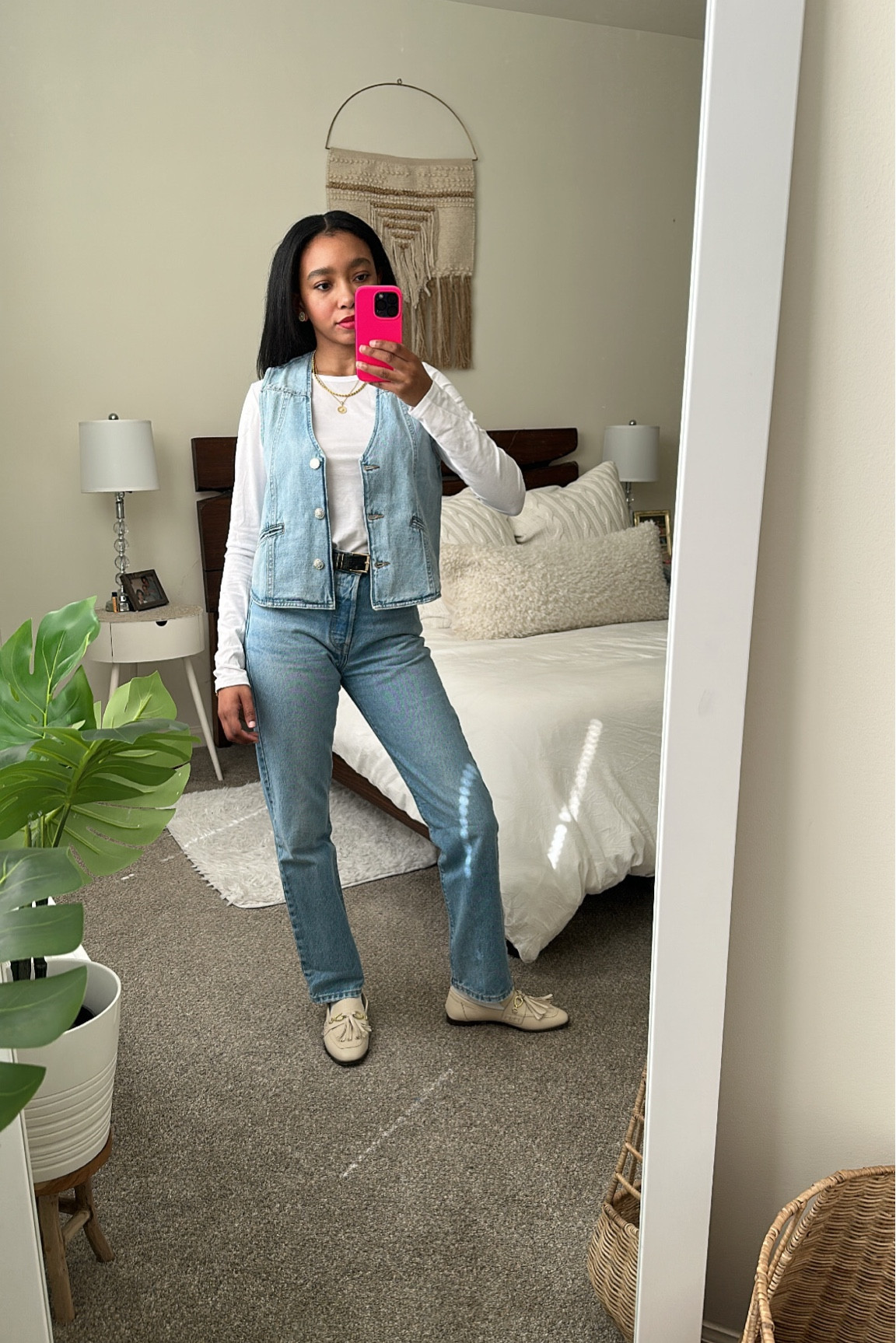 VEST: size medium
JEANS: size 25
SHIRT: size small