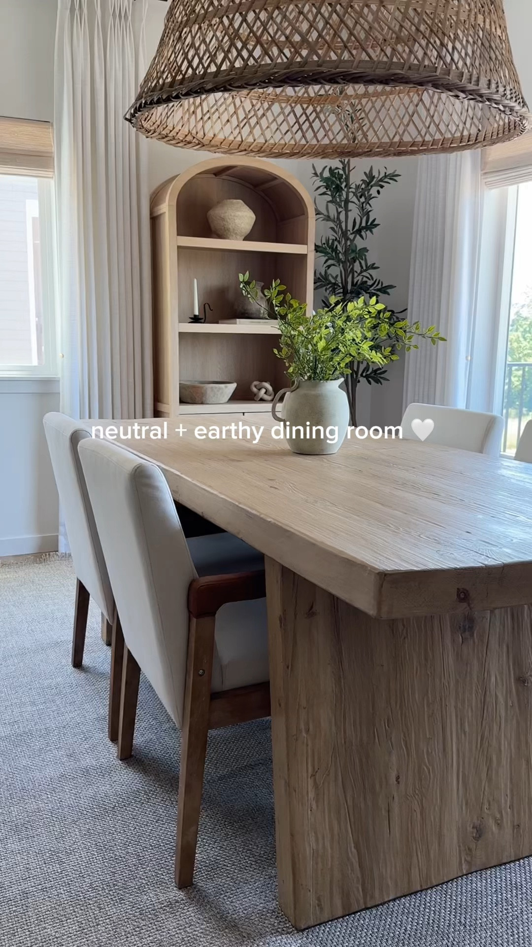 Neutral Earthy Dining Room 

Dining room decor, neutral dining room, dining chairs, neutral decor, arched cabinet, neutral rug

#LTKHome #LTKVideo