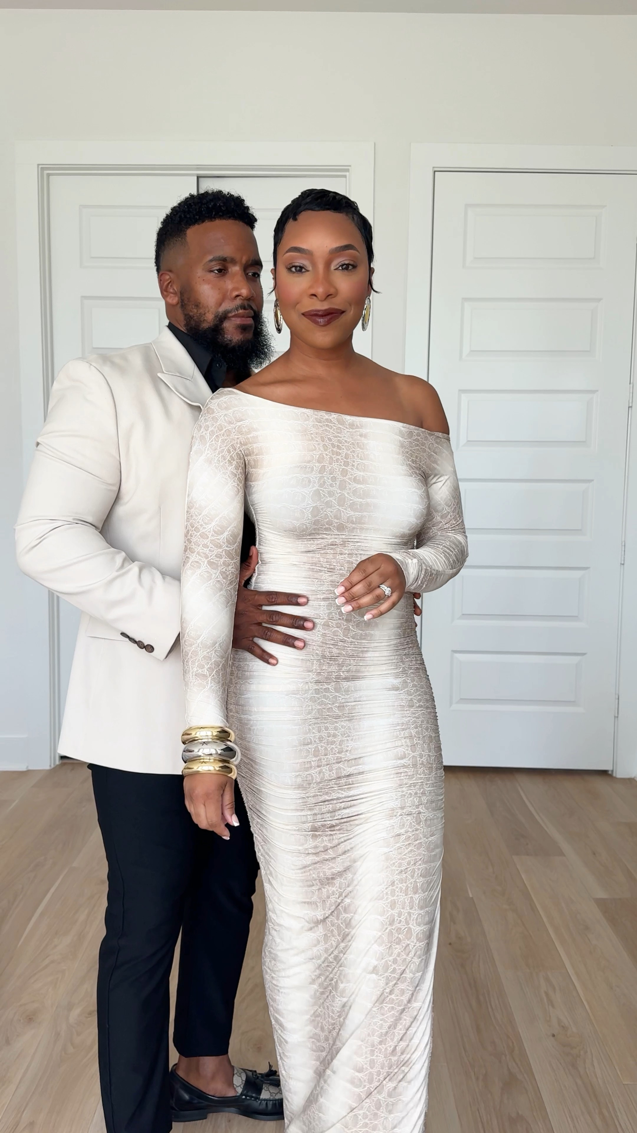 A little date night look🤍💍😍 obsessed with this off the shoulder maxi dress and statement jewelry combo! #falloutfit #falloutfitinspo #datenightlook #datenightoutfit

#LTKBeauty #LTKFallSale #LTKStyleTip