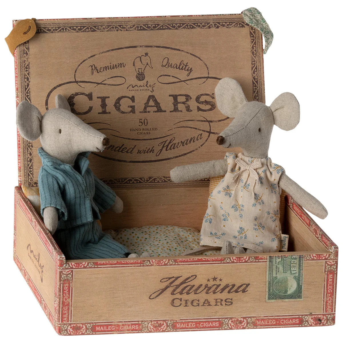 Mum & Dad Mice in Cigar Box | Gathre