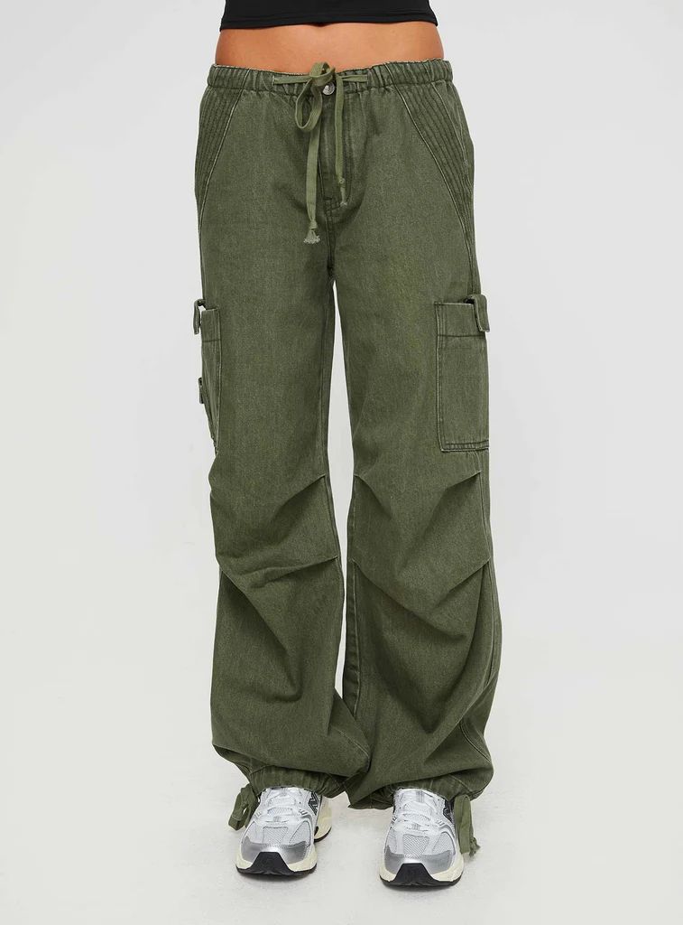 Verlaine Low Rise Cargo Jeans Olive | Princess Polly US