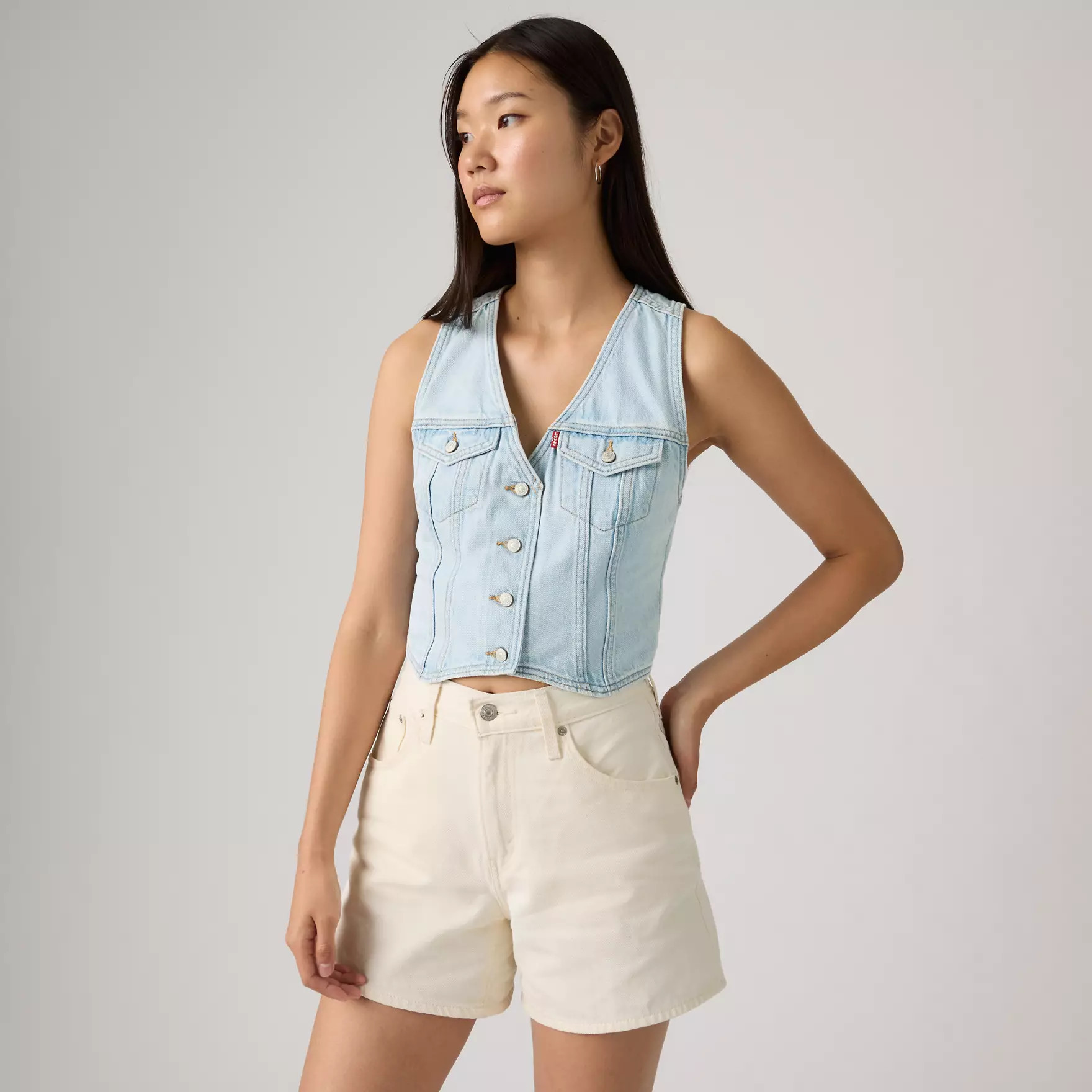 Model is 5'10", Waist 26", Wearing a Size S | Levi's US