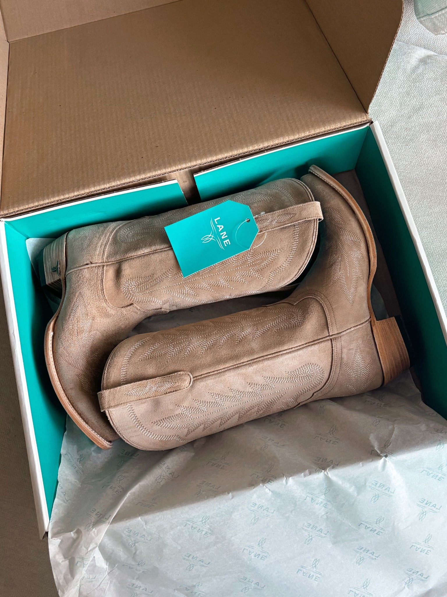 perfect boot for fall 👢🍂☕️