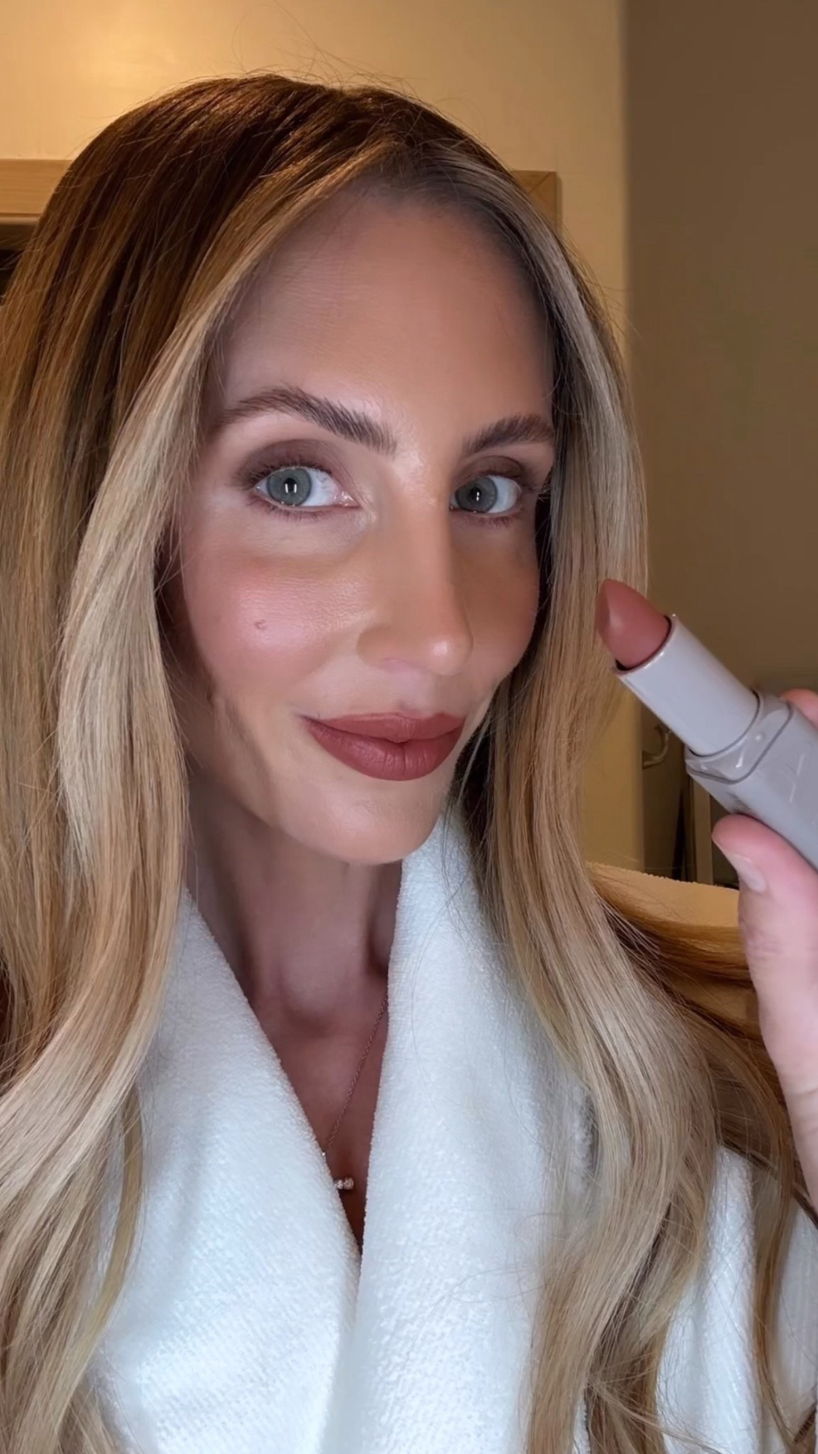 #AD A hydrating lipstick that actually feels like a balm… sign us up. This Maybelline serum lip has become a new go-to for fall! @Target @Maybelline #MaybellinePartner #TargetPartner #Target