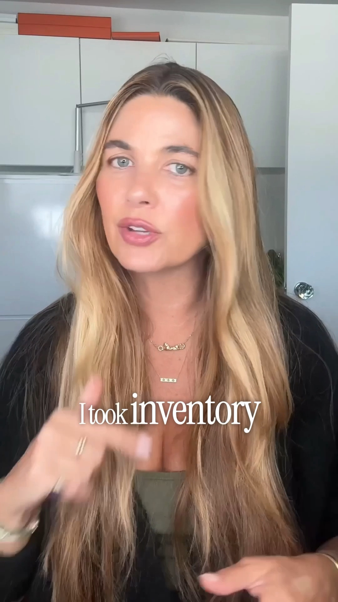 10 products I use daily 💄
Maxine’s Revenge French Face in Medium Sand and Medium Deep Sand
Le Metier de Beaute Peau Vierge 3
Académie Hair Sea Glass 
Maya Chia hairbrush 
Queen Musia Midcentury Pink Blush (available at www.queenmusia.com use beautyprofessor-qm for a discount)
Sweed Angled Blush Brush
Dior Highlight Palette 001
Anfisa An-Gloss
Make brow gel in Cool Taupe 
Armani 503 lipstick 


#LTKFindsUnder50 #LTKBeauty #LTKgrwm