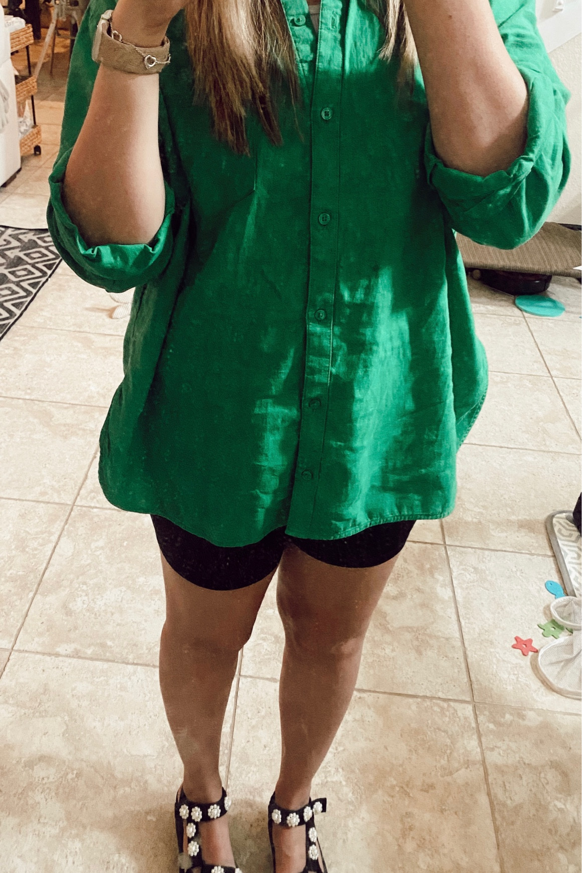 Such an easy look to put together that’s super comfy but cute as well! But can we have a moment for the shoes?!!  I’ve worn them a couple times now and can confirm they are super comfortable too! 

simple style, mom outfit, midsize fashion, mom fashion, sandals, shoes 

#LTKstyletip #LTKshoecrush #LTKunder50