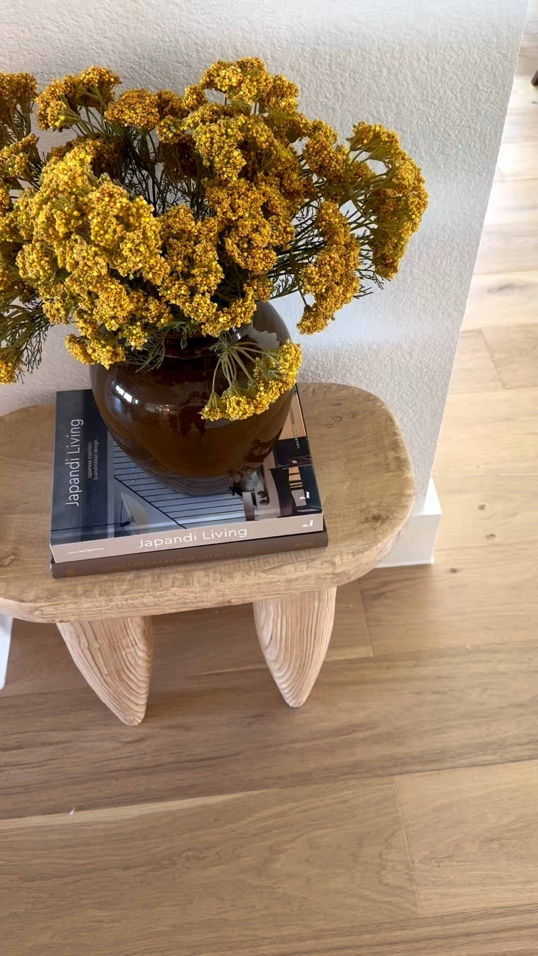 Fall home decor inspiration 

Fall stems, fall vase, green vase, book decor, Amazon home, neutral home decor, vintage style decor, 

#LTKStyleTip #LTKSeasonal #LTKHome