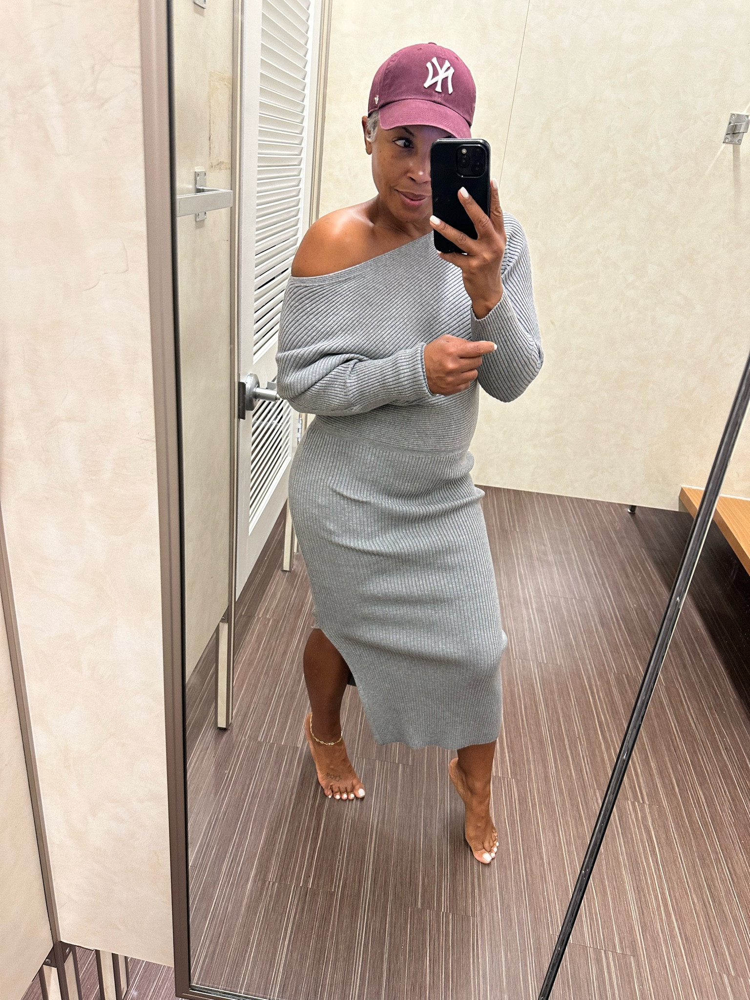 love this shoulder dress!

For sizing reference: I’m 5’2 | 150lbs | wearing a small in everything


#outfitinspo #flyageless #silverhair #pixiecut #winterstyle #shorthairstyle #midlife #fashionover40 #stylereel #explorepage #ootd #knitdress #stretchydress

#LTKSeasonal #LTKStyleTip #LTKOver40