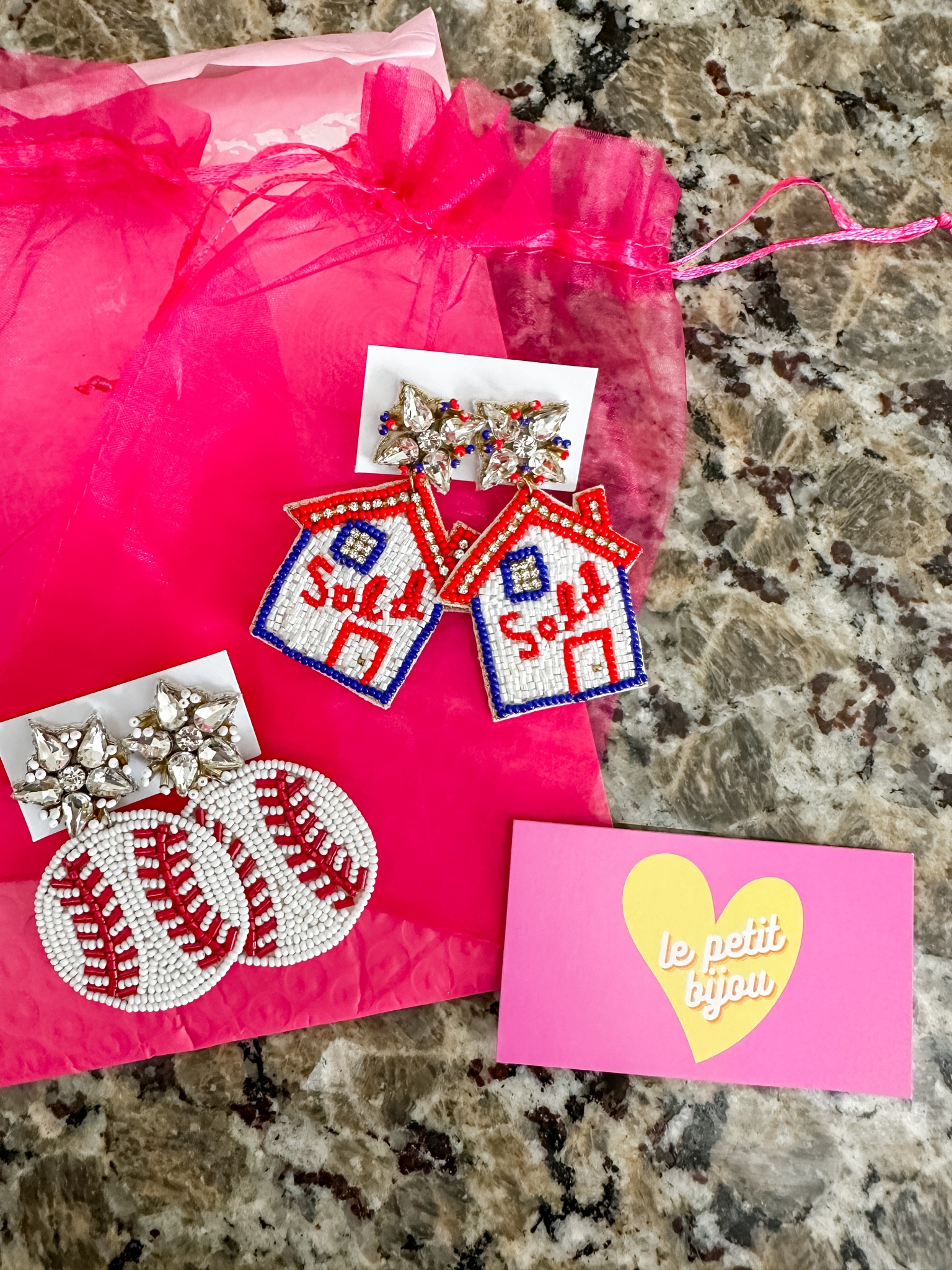 Etsy finds
Realtor accessories 
Baseball earrings
Baseball ootd 
Baseball outfit
Statement earrings

#LTKfamily #LTKkids #LTKfindsunder50