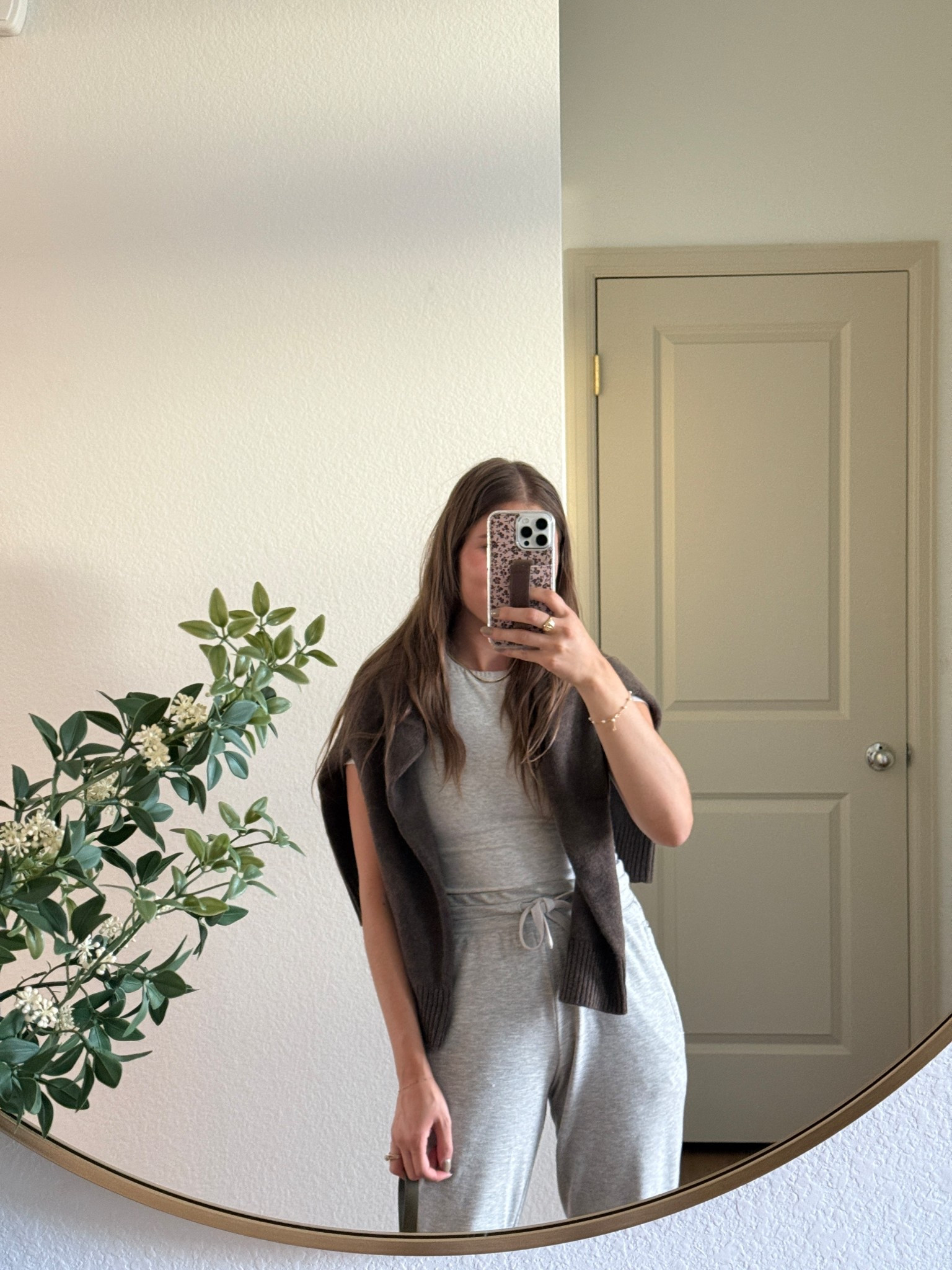 The literal coziest & most affordable cashmere sweater 🤎


#LTKStyleTip