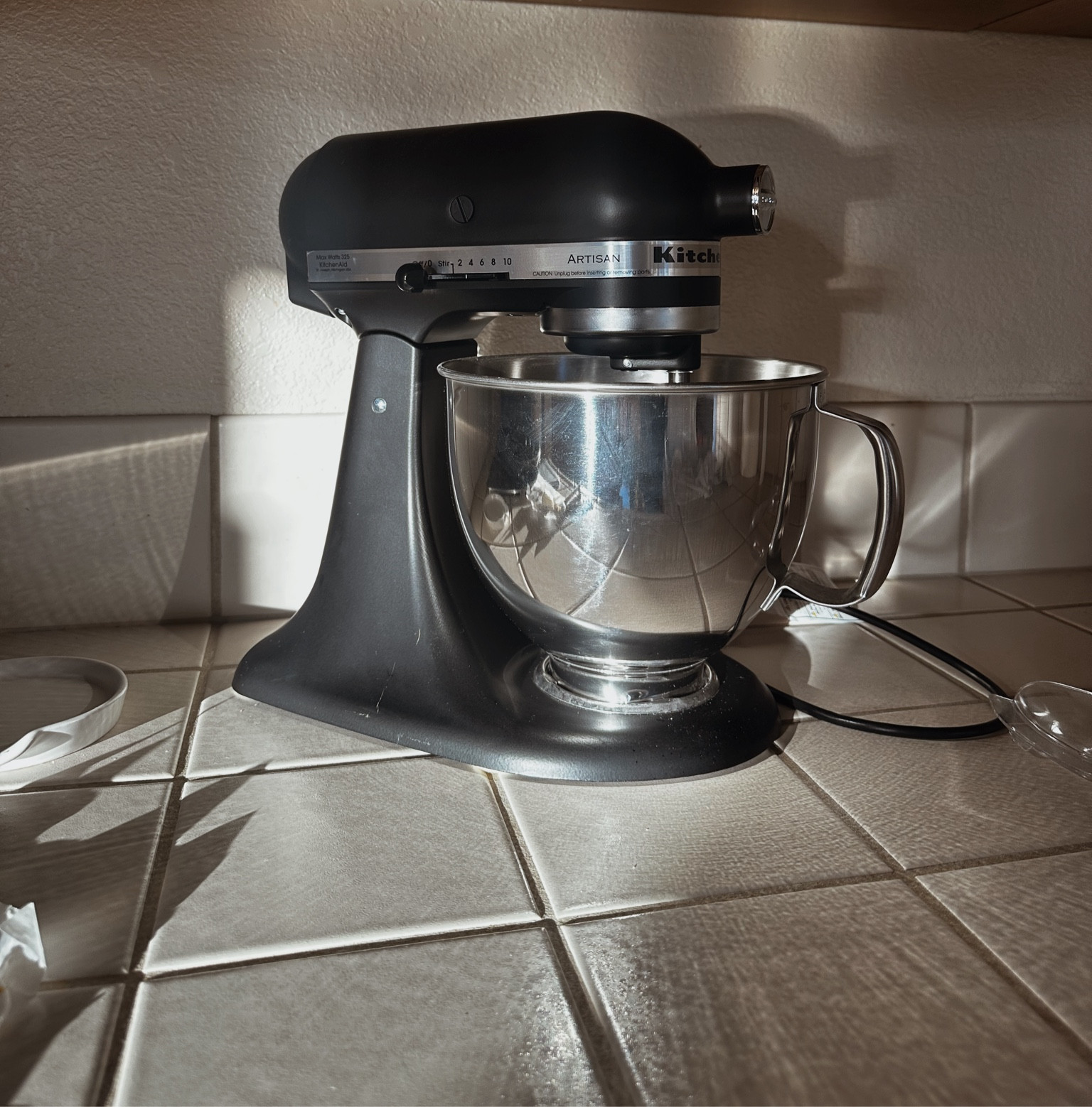 Having all black appliances and kitchen gadgets makes my heart happy 🖤

#KitchenAid
#Mixer 

#LTKHome