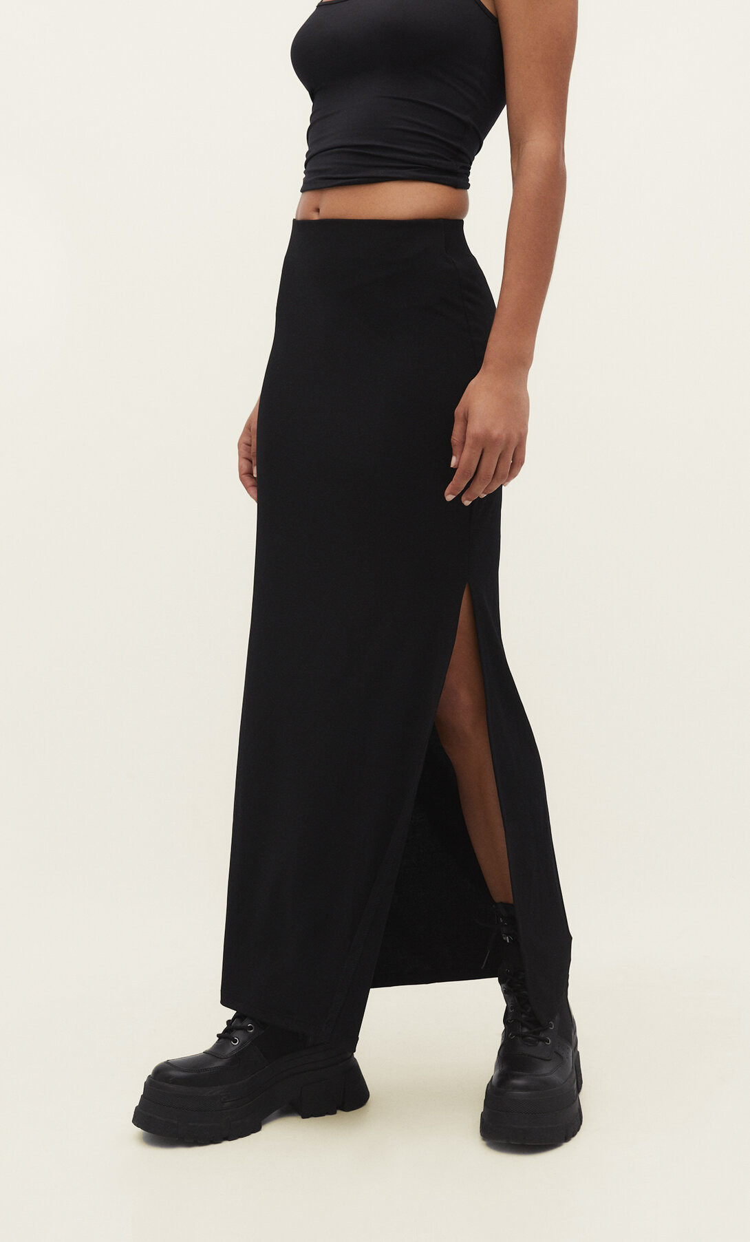 Skirt with side split - Women's fashion | Stradivarius United Kingdom | Stradivarius (UK)